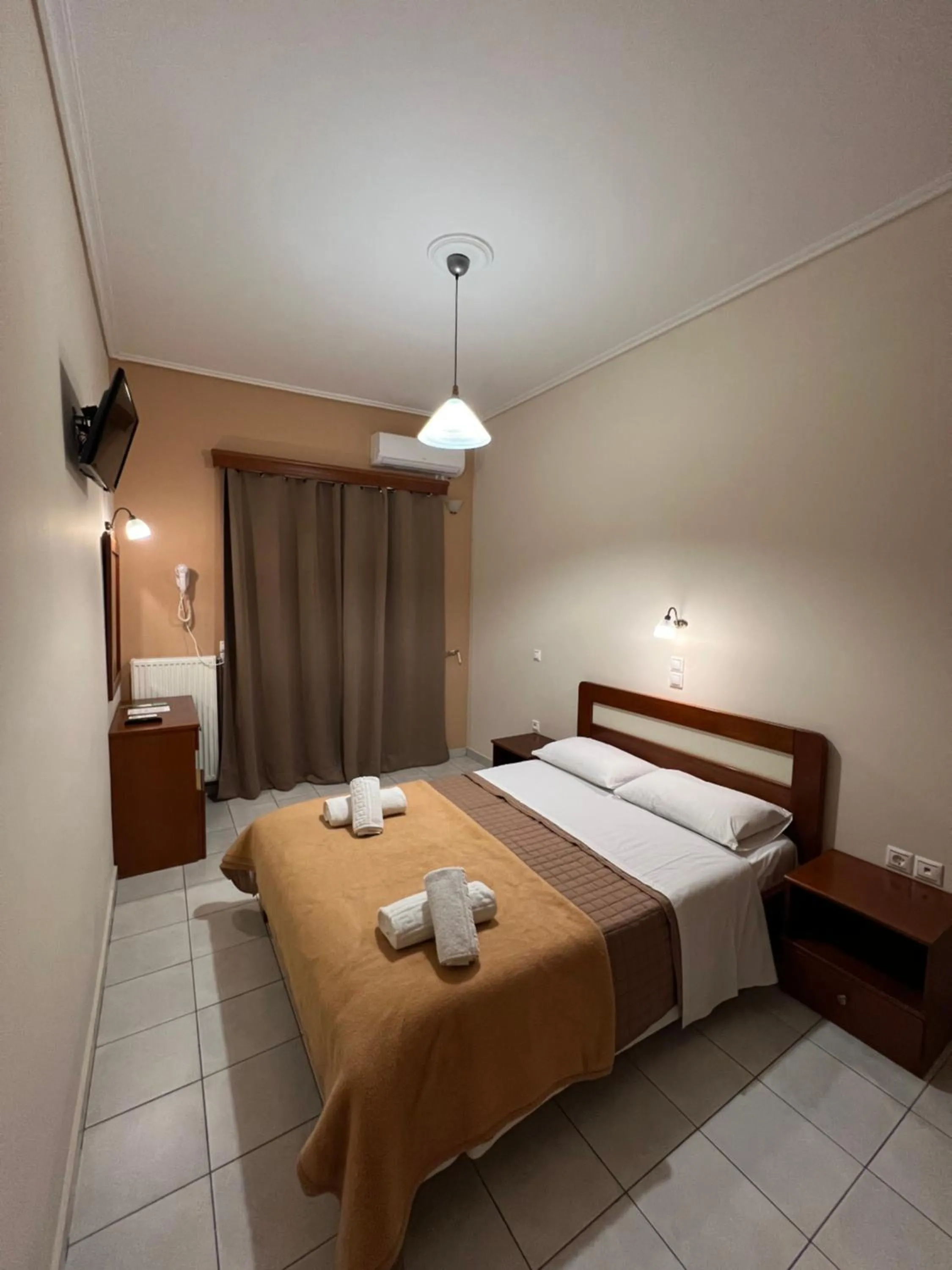 Bed in Hotel Nevada Kalamata