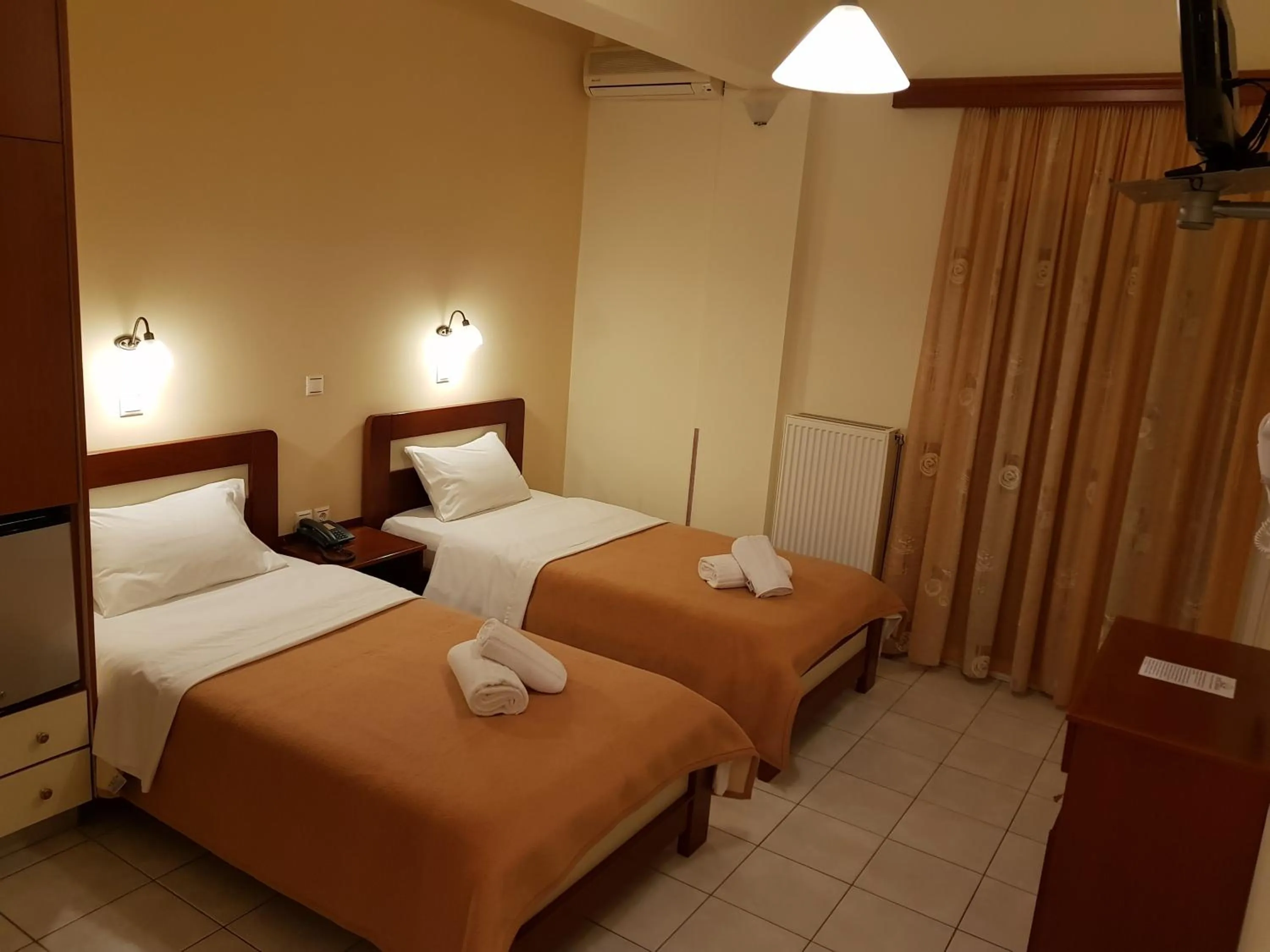 Twin Room with Balcony in Hotel Nevada Kalamata