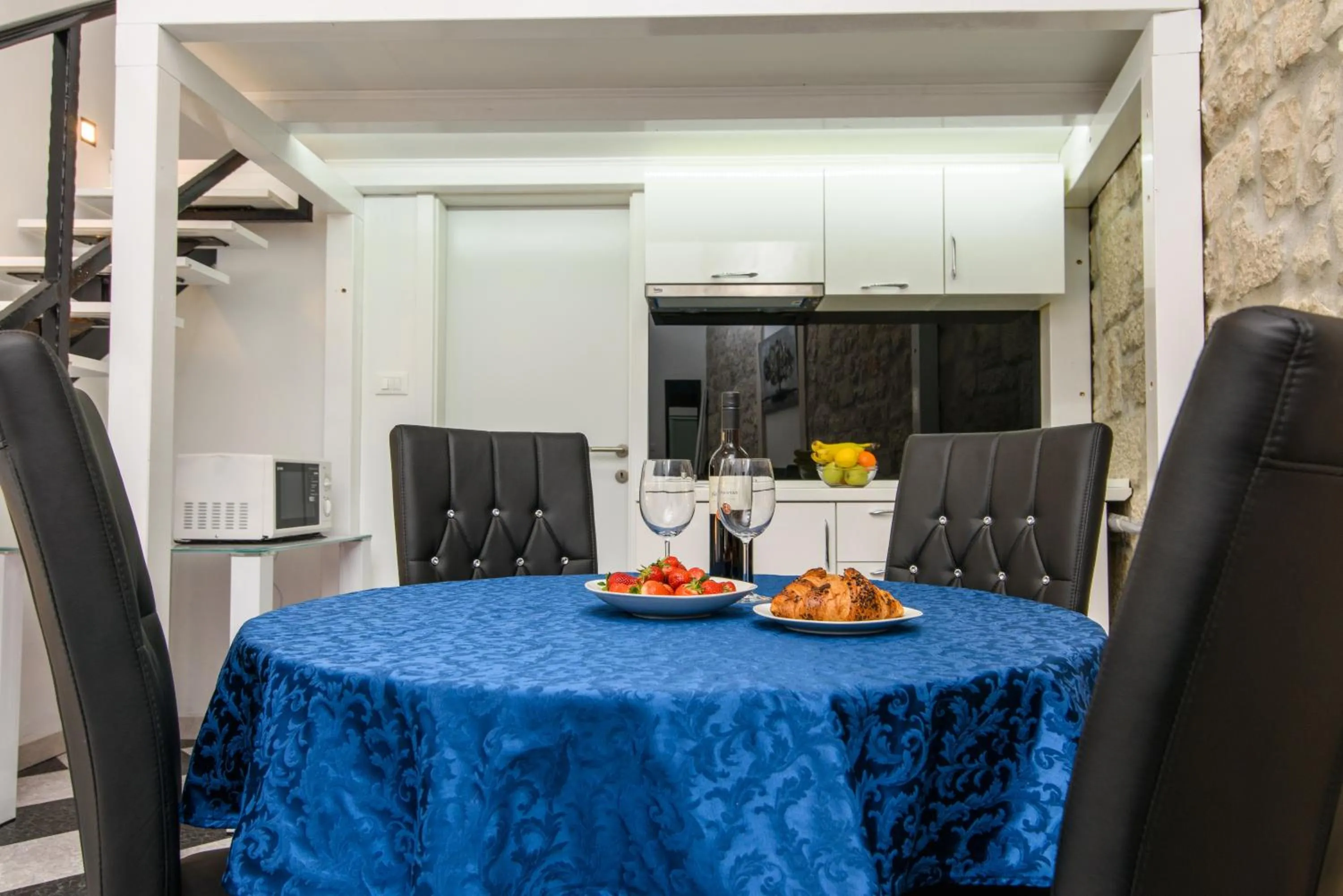 Kitchen or kitchenette in Studio Apartman REA