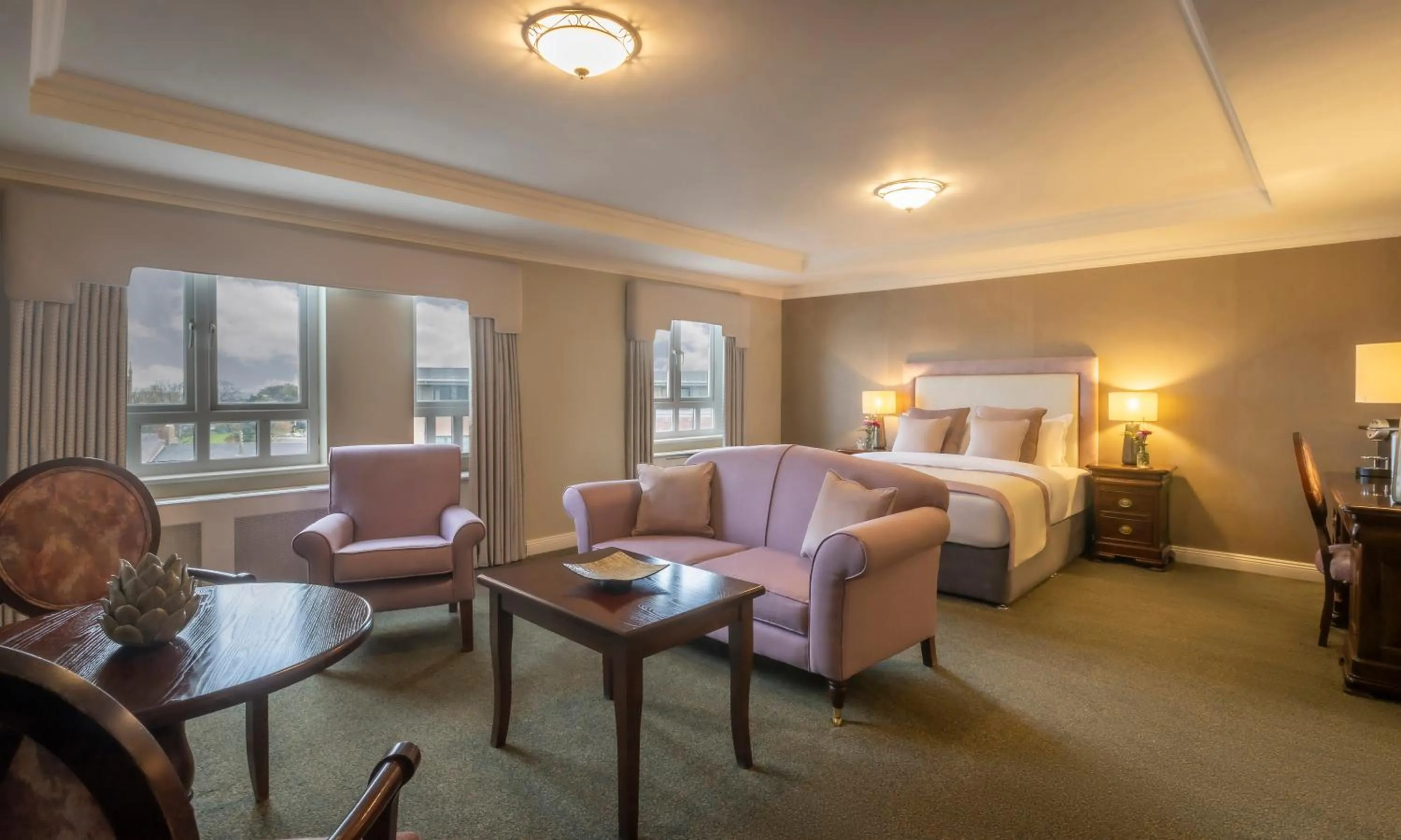 Photo of the whole room, Bed in Bracken Court Hotel