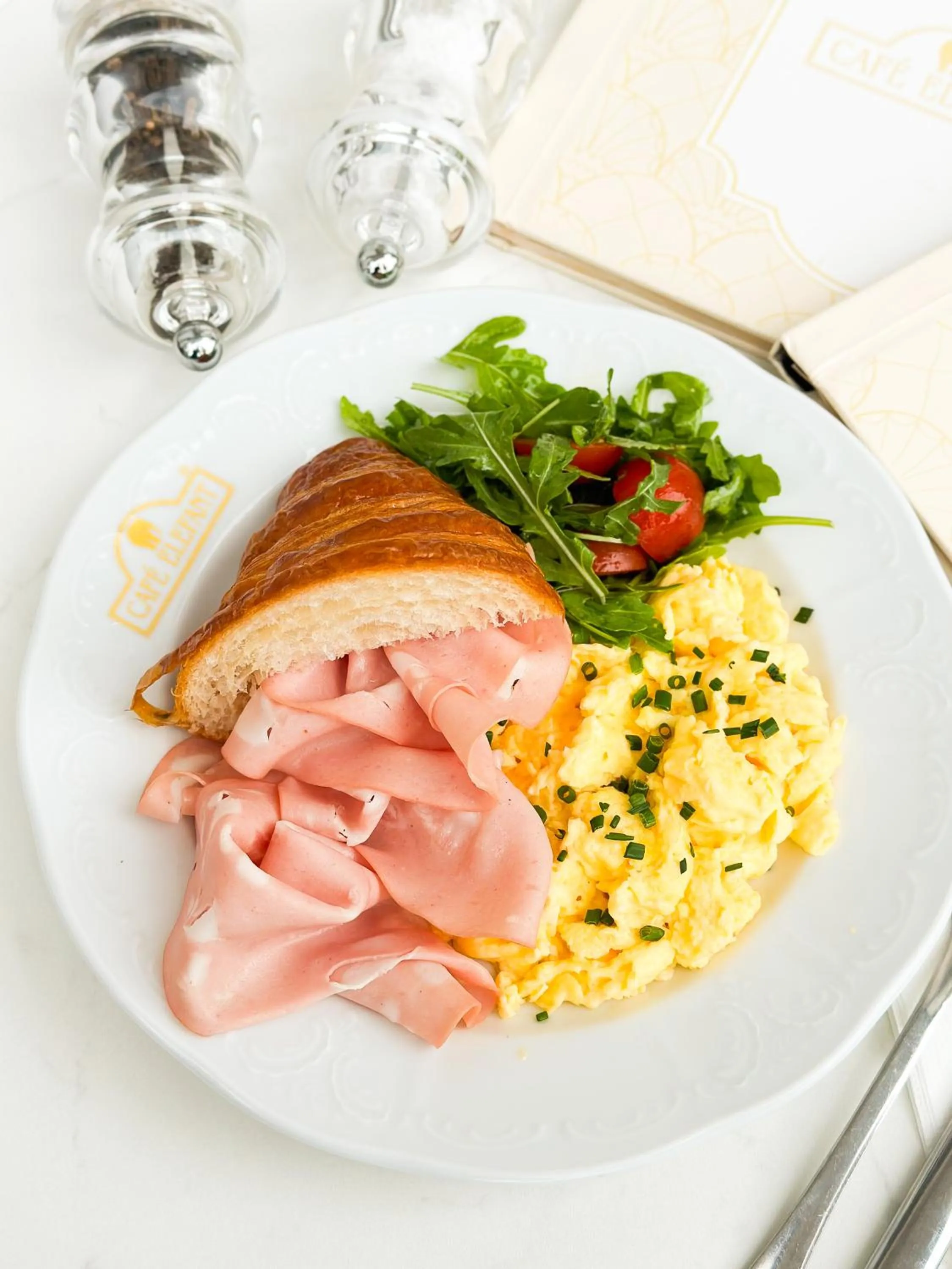 Breakfast in Rubin Luxury Apartments