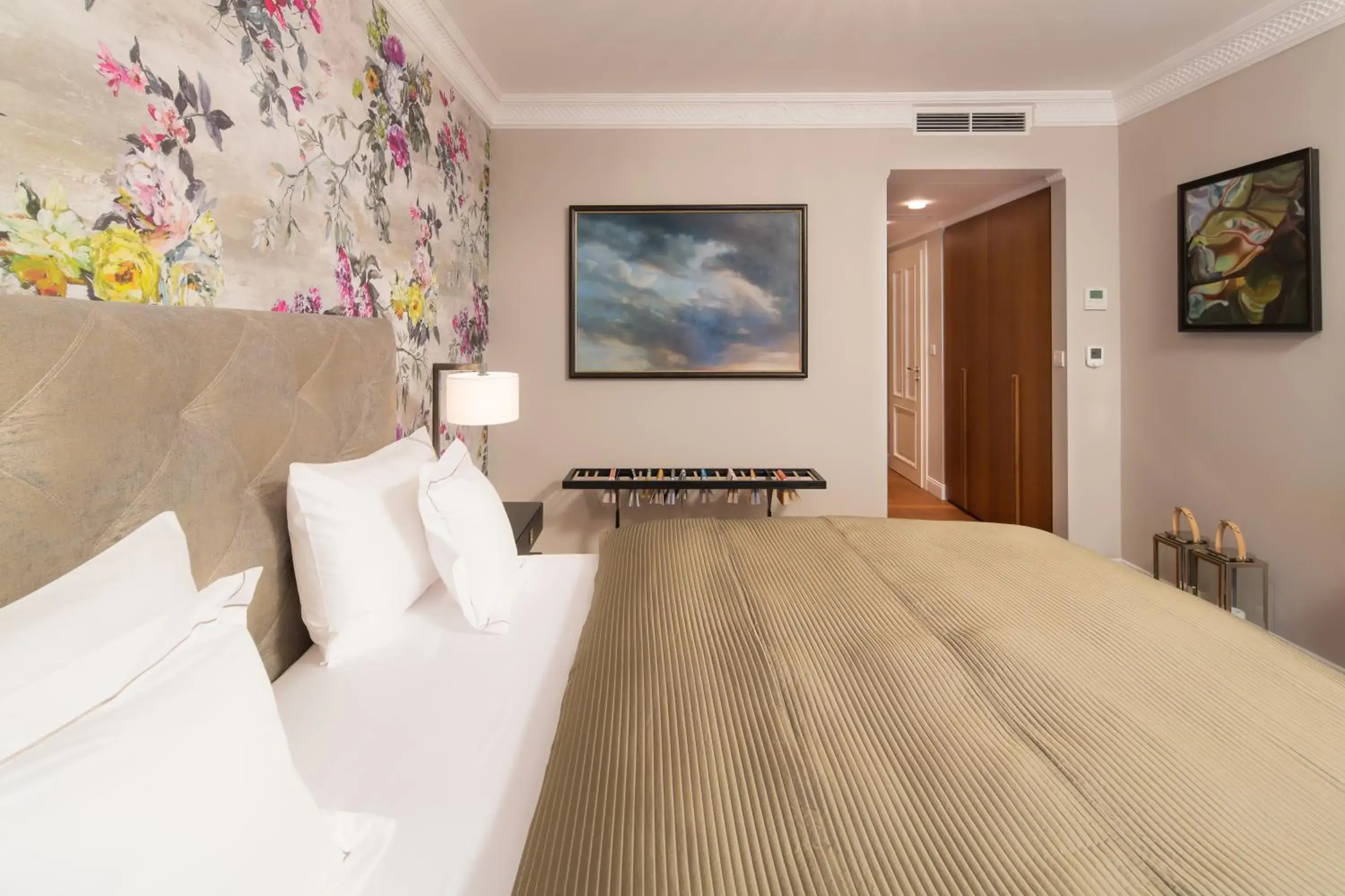 Duplex Suite with Wellness Access in Rubin Luxury Apartments Duplex Suite with Wellness Access in Rubin Luxury Apartments