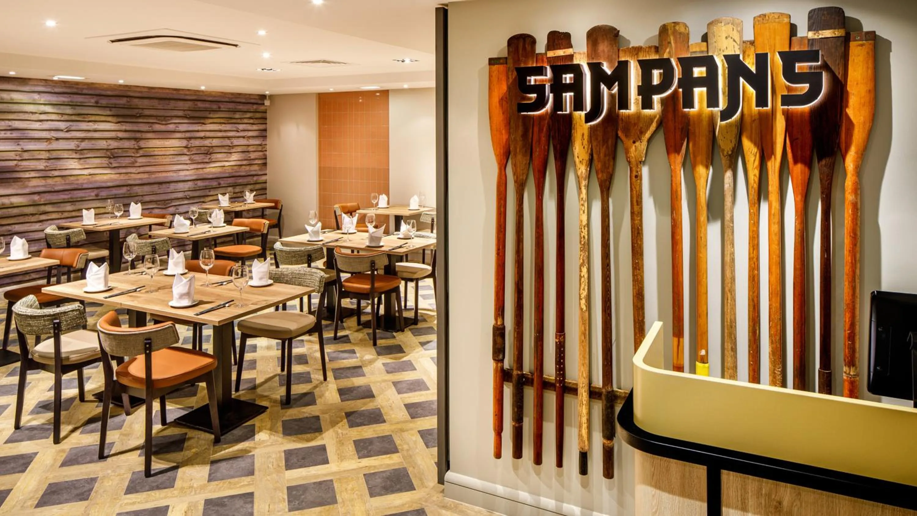 Restaurant/places to eat in Crowne Plaza Manchester Airport by IHG