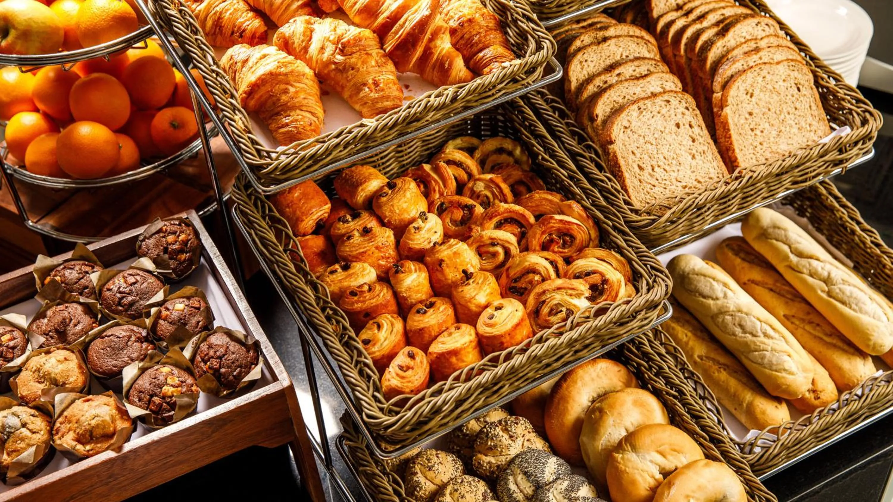 Breakfast in Crowne Plaza Manchester Airport by IHG