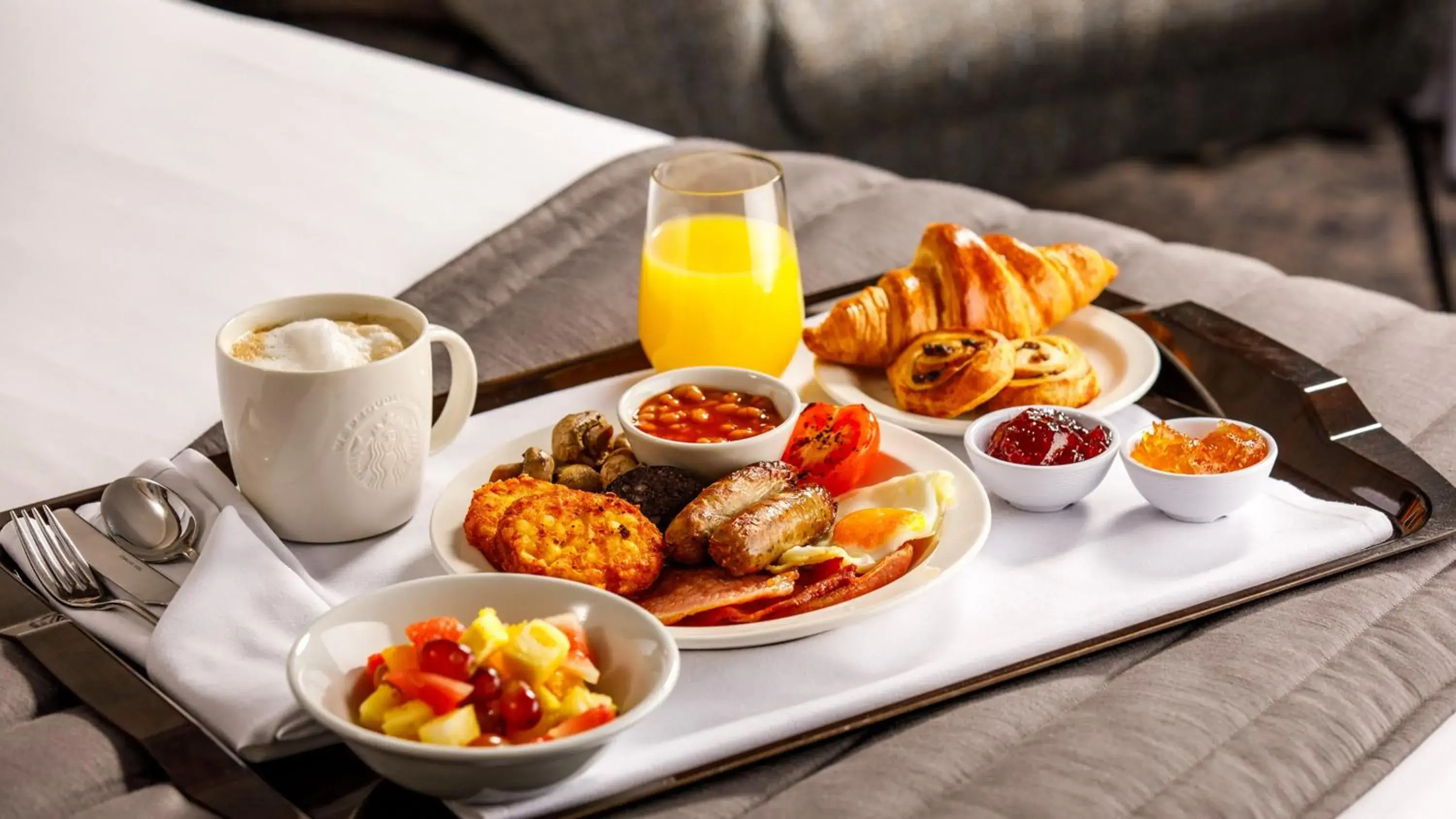 Photo of the whole room in Crowne Plaza Manchester Airport by IHG Photo of the whole room in Crowne Plaza Manchester Airport by IHG