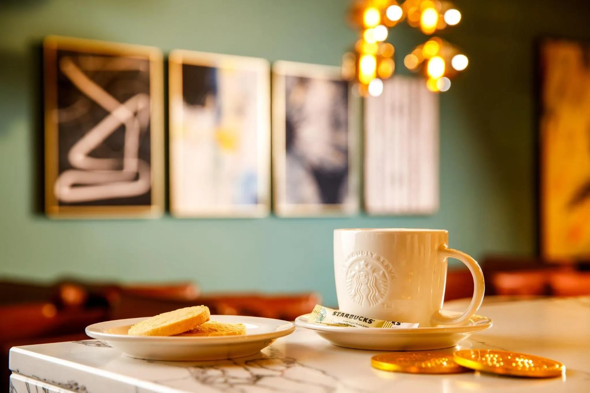 Lounge or bar in Crowne Plaza Manchester Airport by IHG