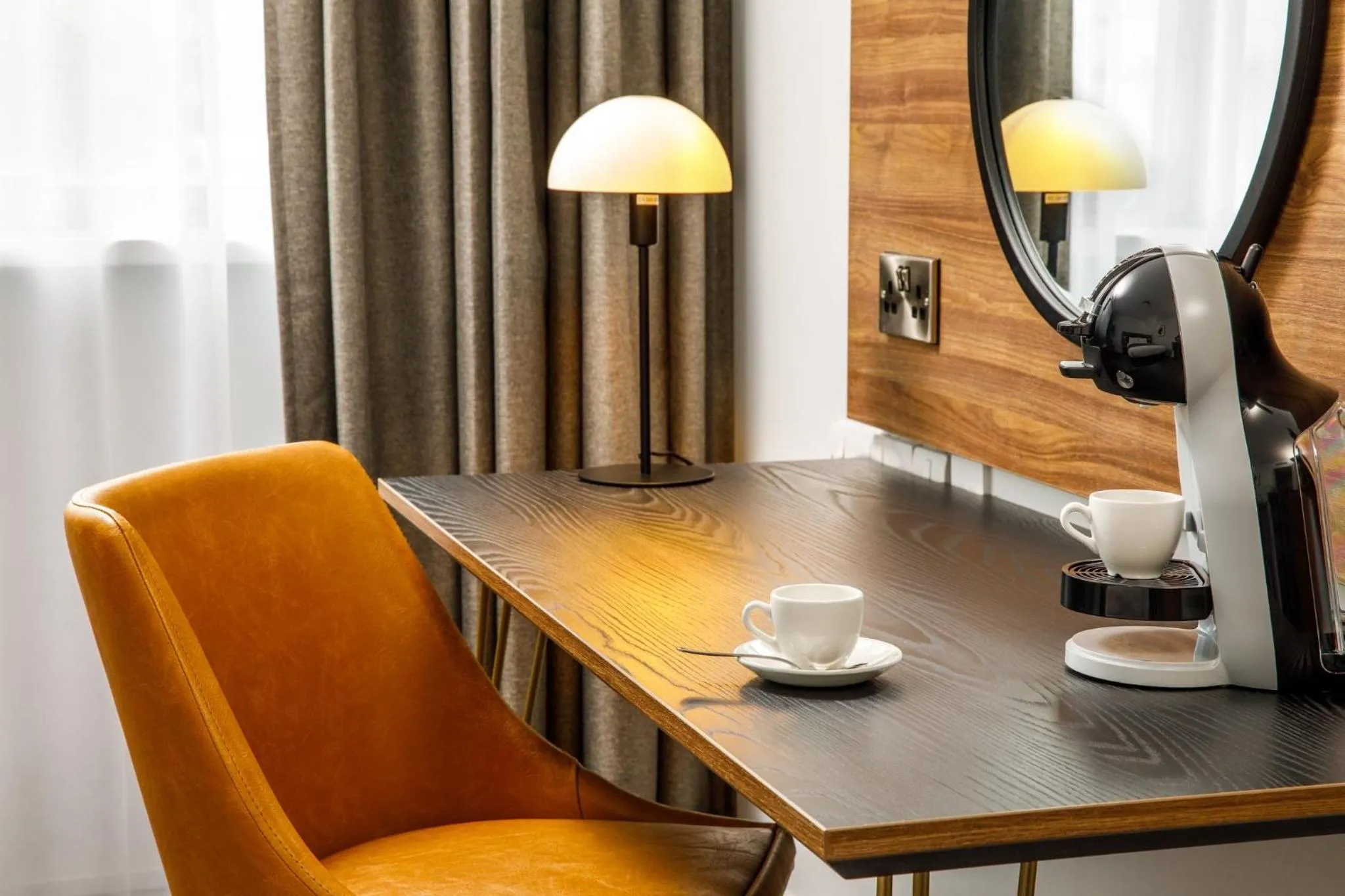 Photo of the whole room in Crowne Plaza Manchester Airport by IHG