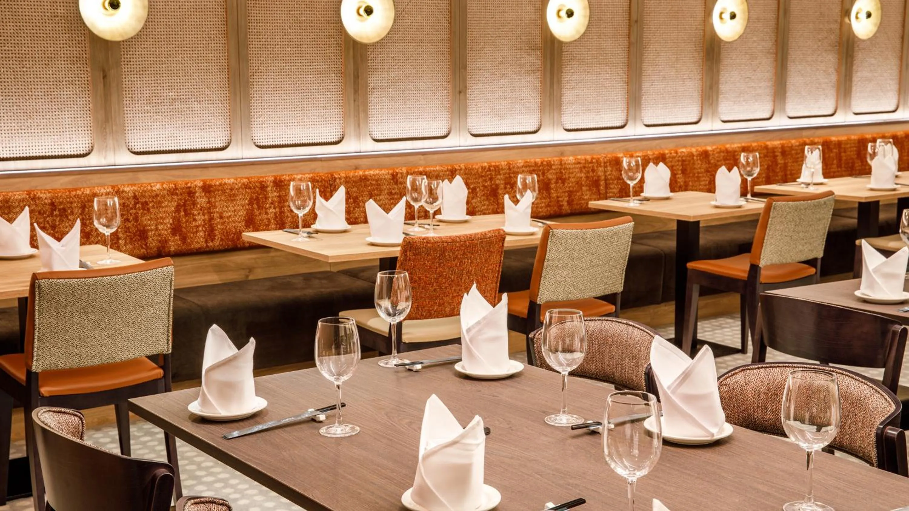 Restaurant/places to eat in Crowne Plaza Manchester Airport by IHG