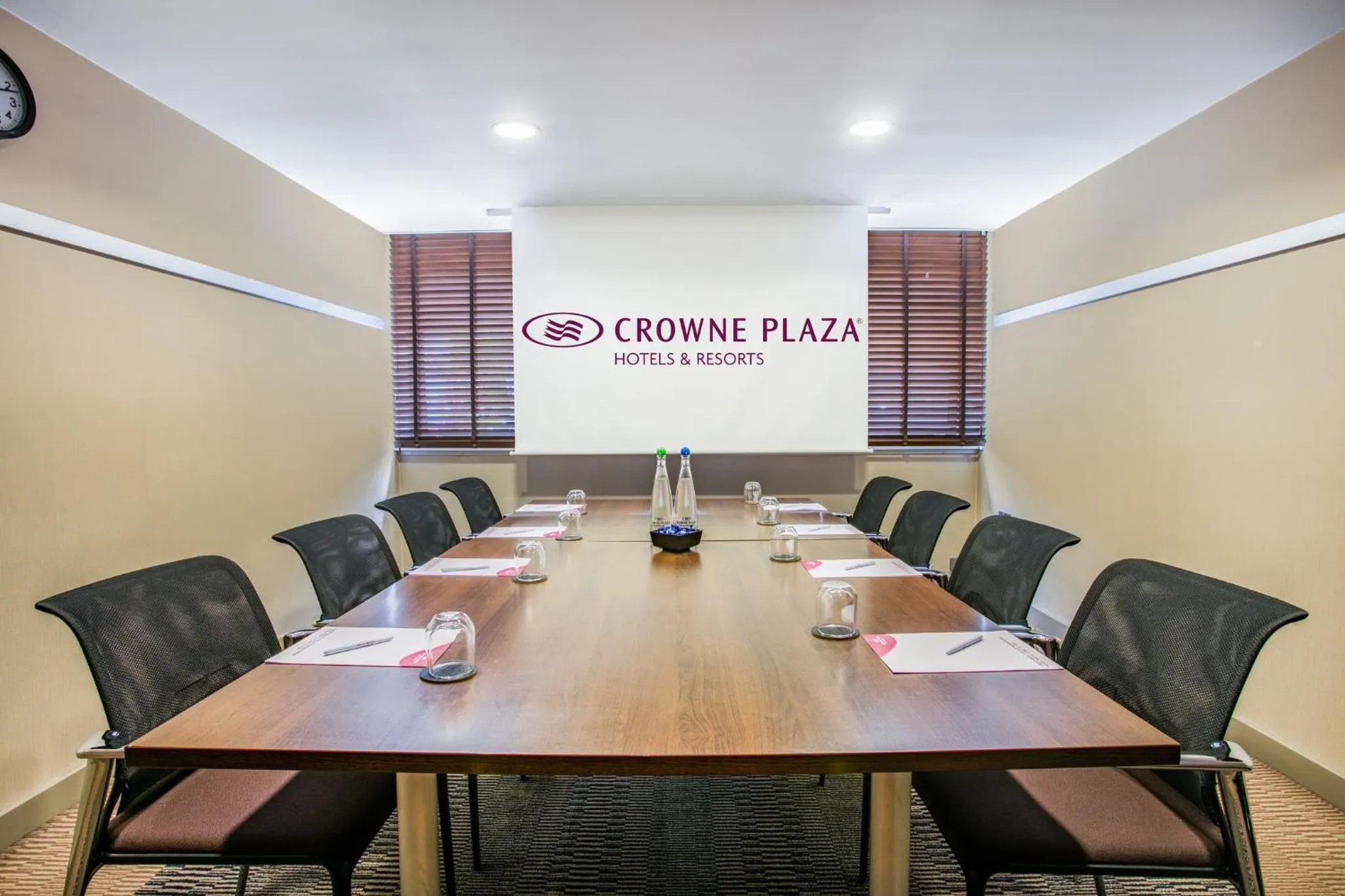 Meeting/conference room in Crowne Plaza Manchester Airport by IHG