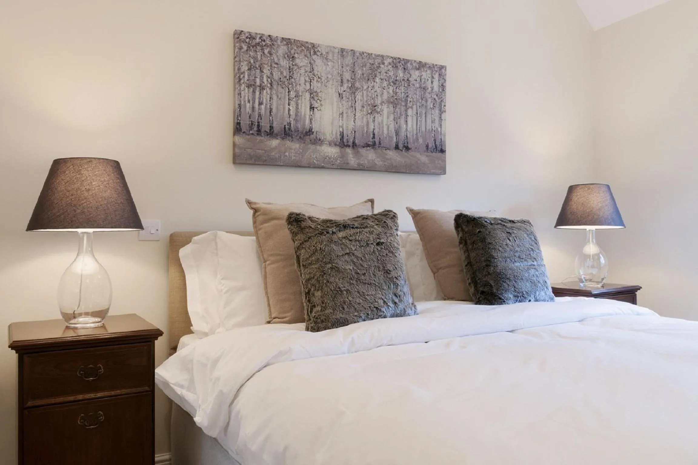 Bedroom, Bed in Hurtwood Hotel