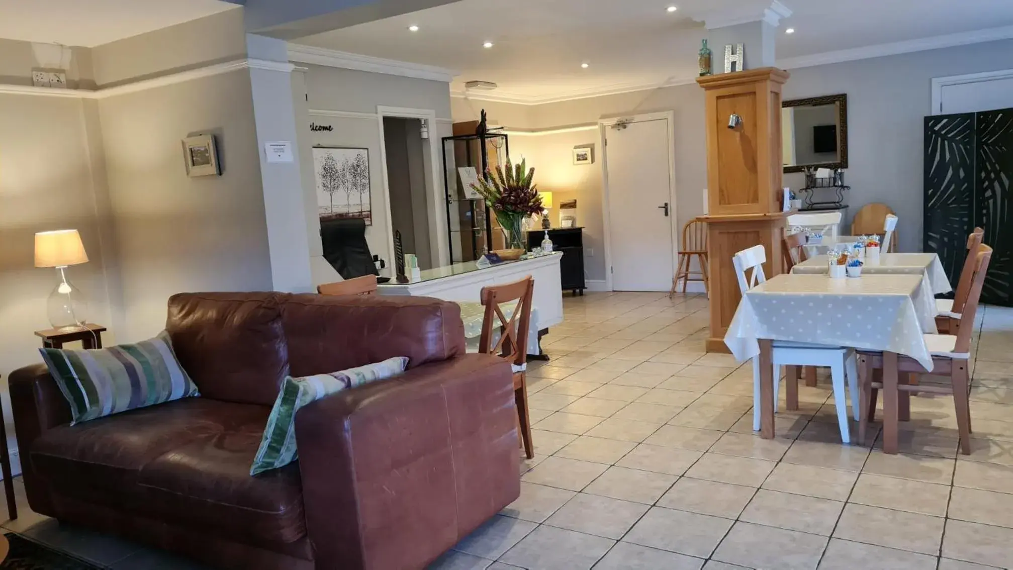 Breakfast in Hurtwood Hotel Breakfast in Hurtwood Hotel