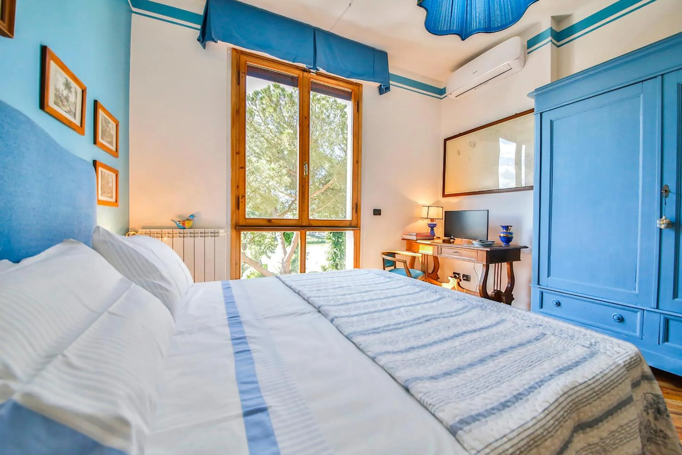 Photo of the whole room, Bed in Baronessa B&B Florence