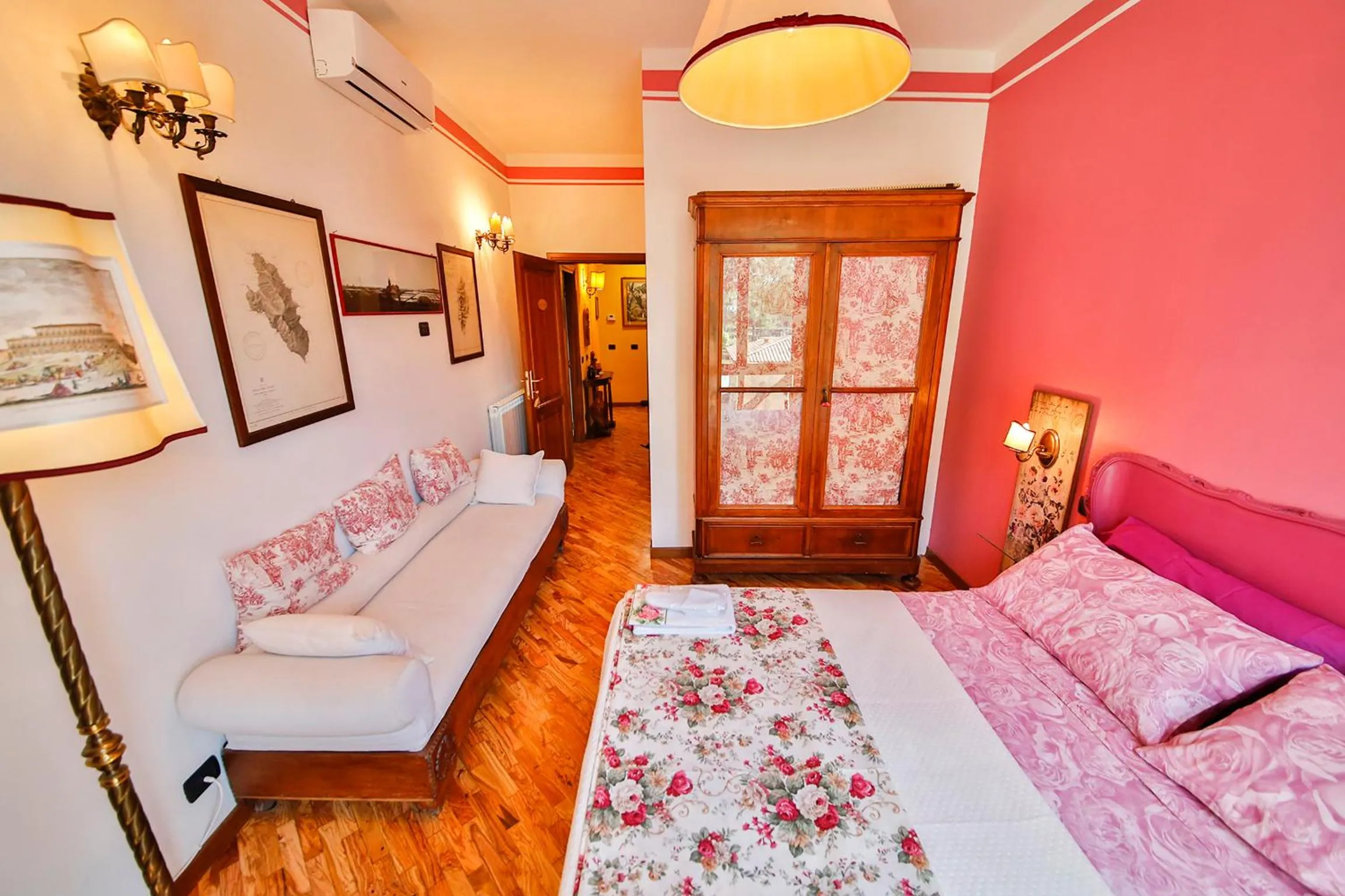 Photo of the whole room, Bed in Baronessa B&B Florence