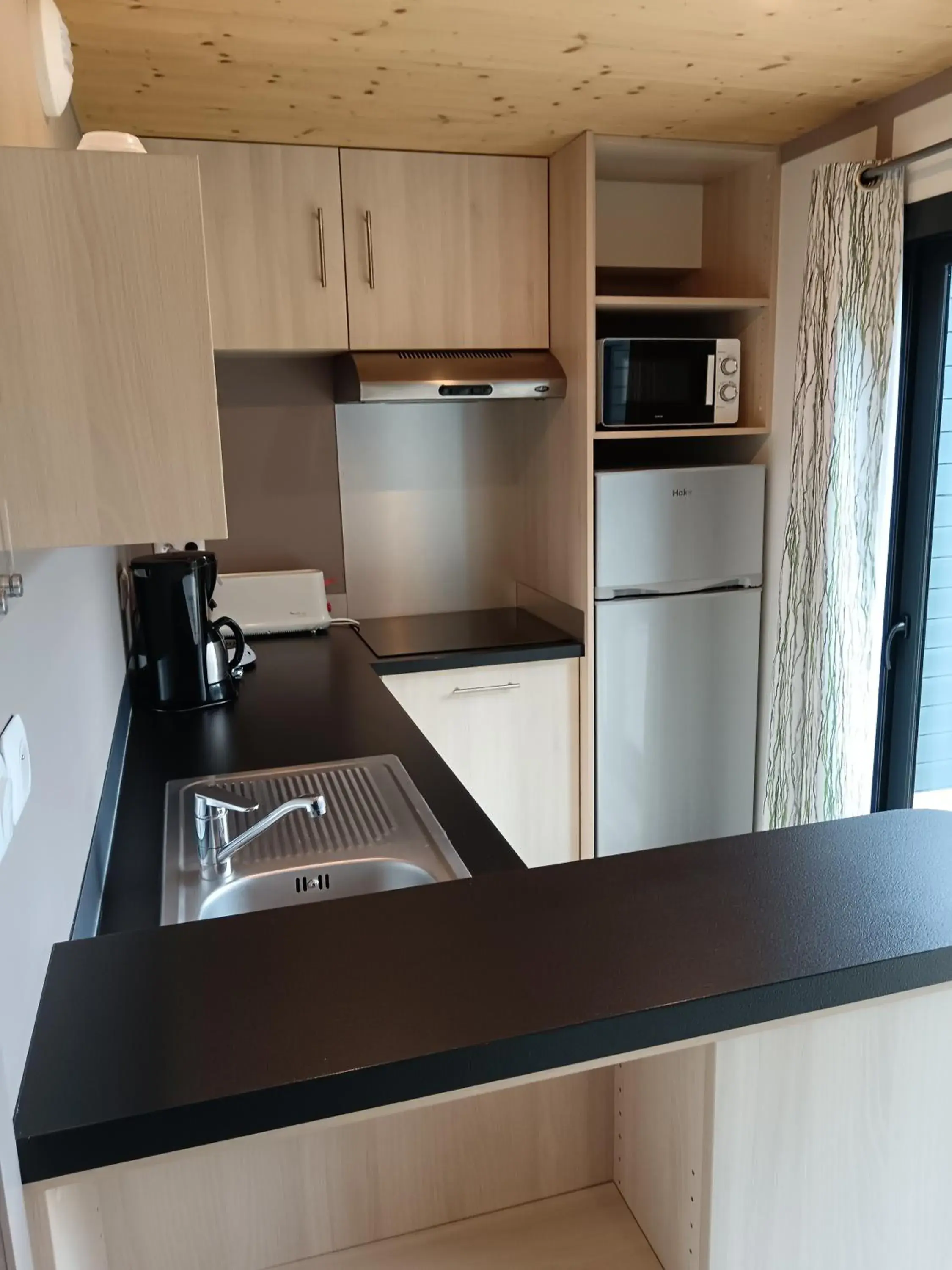 Kitchen or kitchenette in Terres de France - Le Domaine du Moulin Neuf Kitchen or kitchenette in Terres de France - Le Domaine du Moulin Neuf