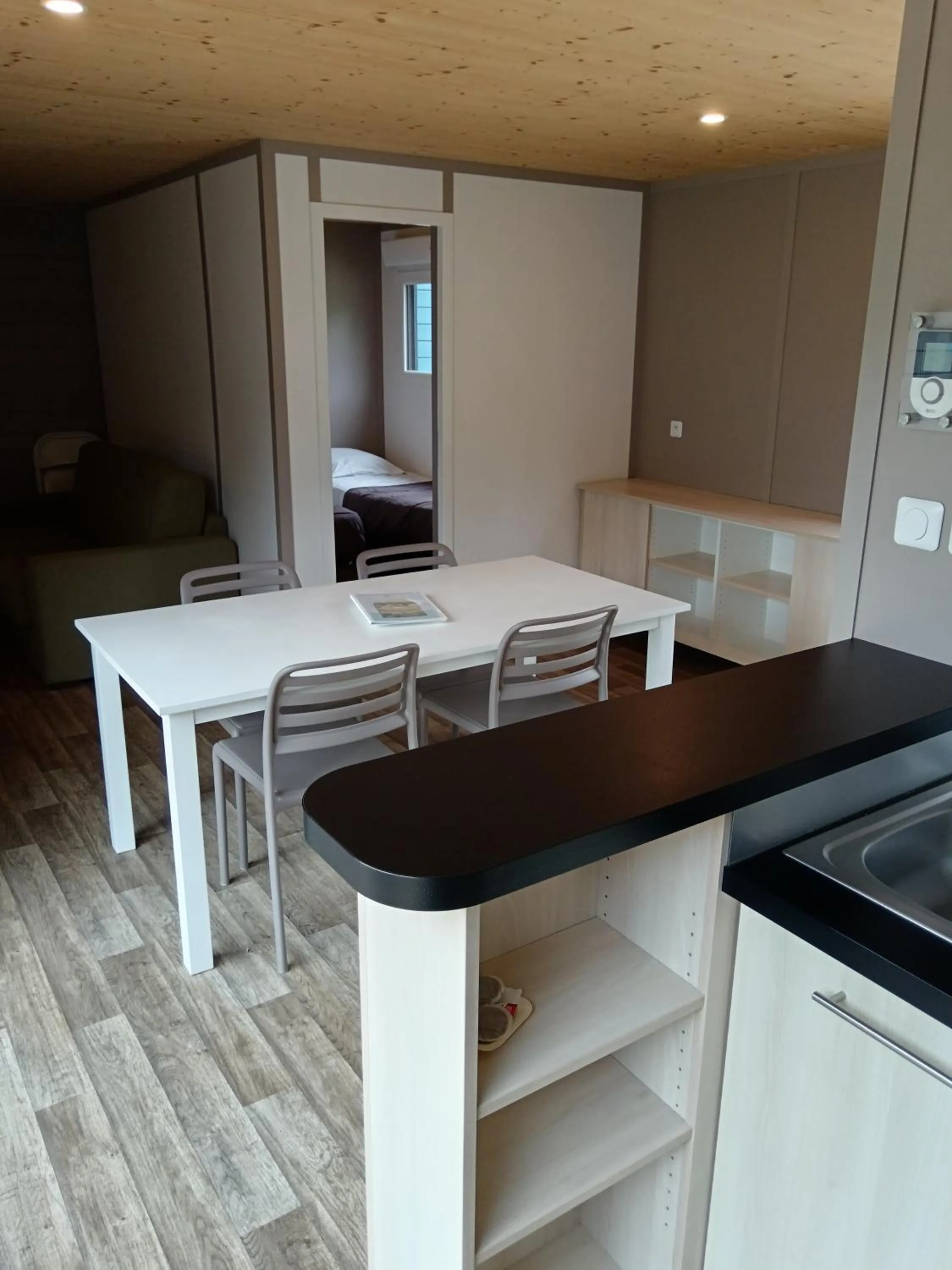 Kitchen or kitchenette in Terres de France - Le Domaine du Moulin Neuf
