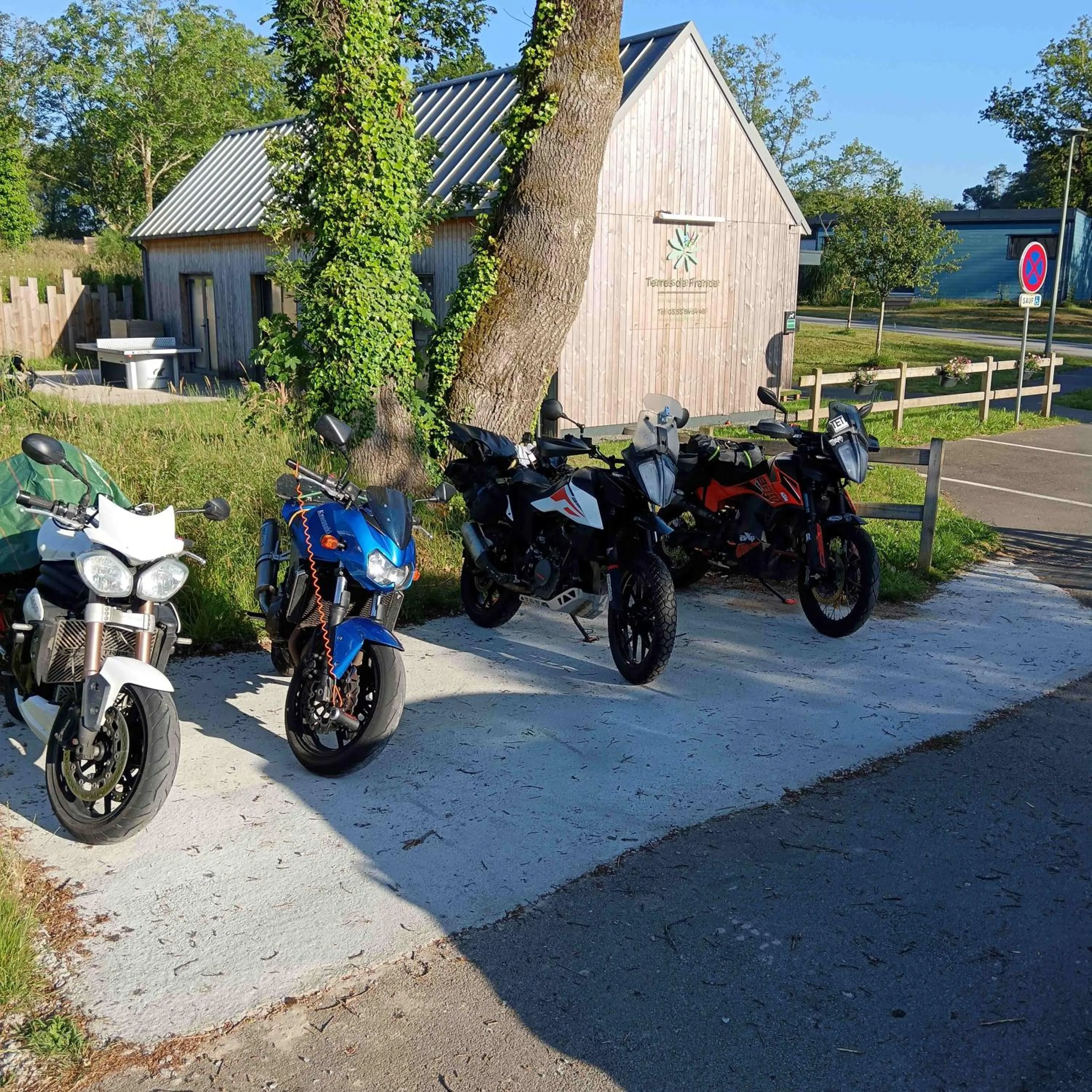 Parking in Terres de France - Le Domaine du Moulin Neuf