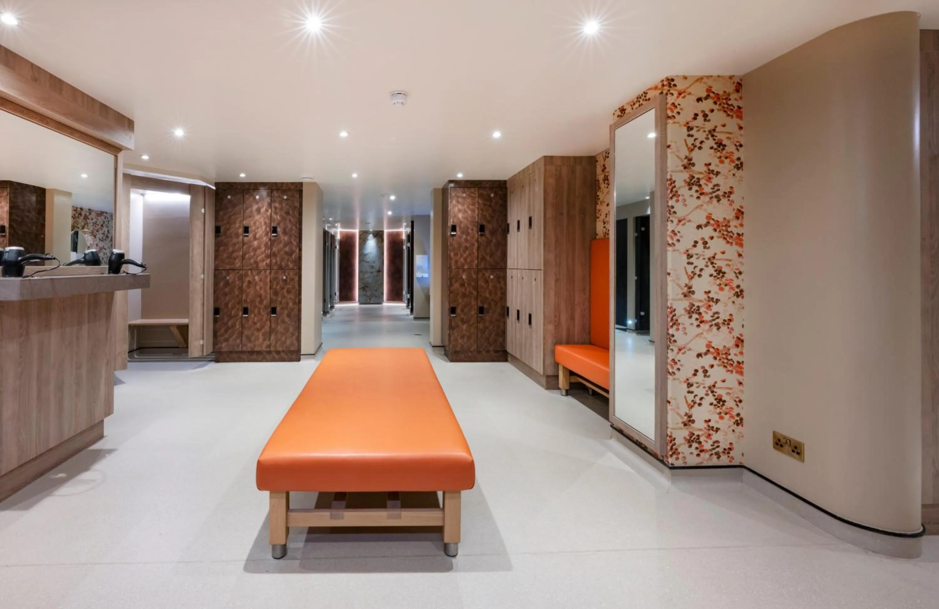 Swimming pool in Park Farm Hotel