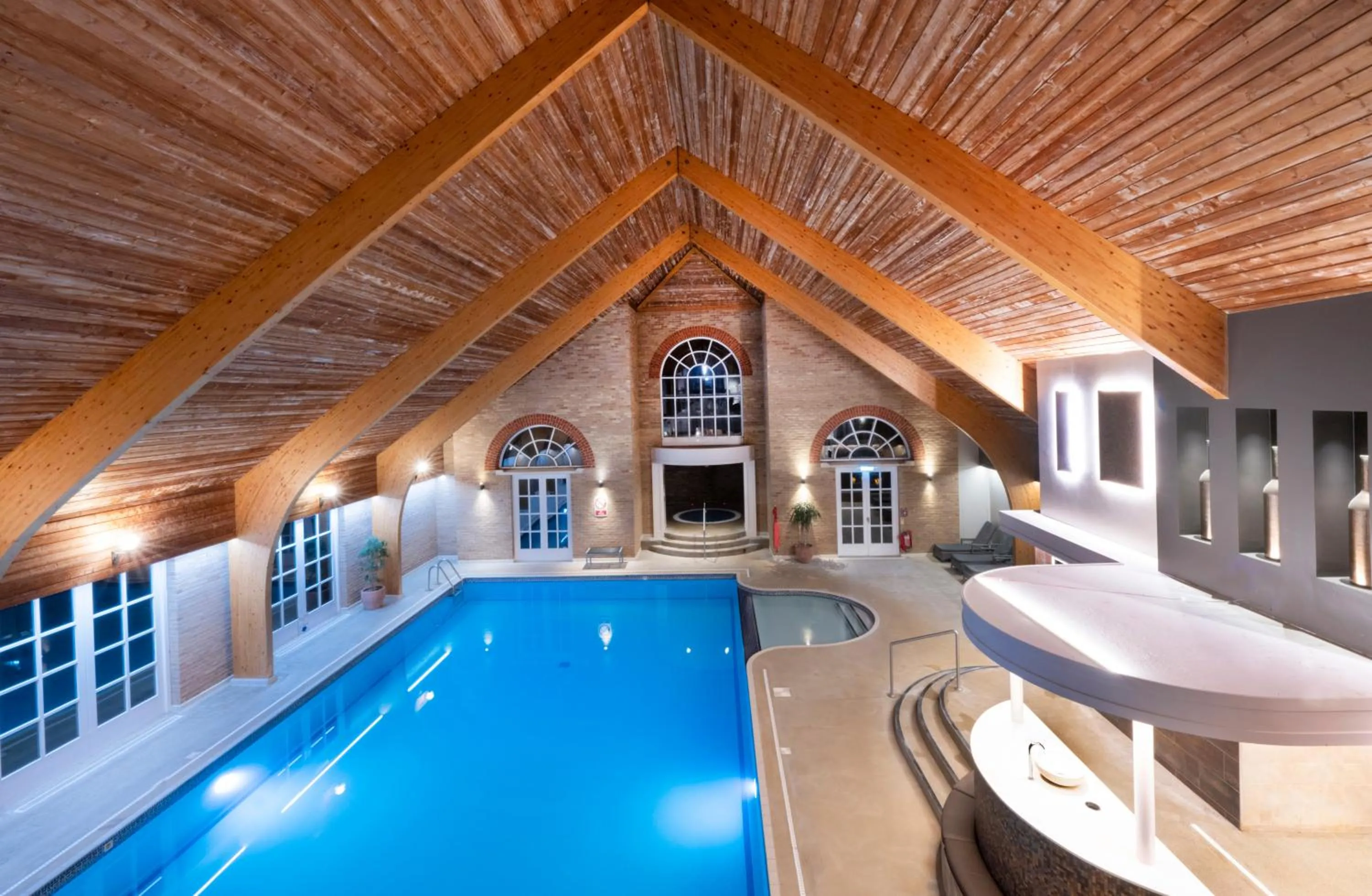 Swimming pool in Park Farm Hotel