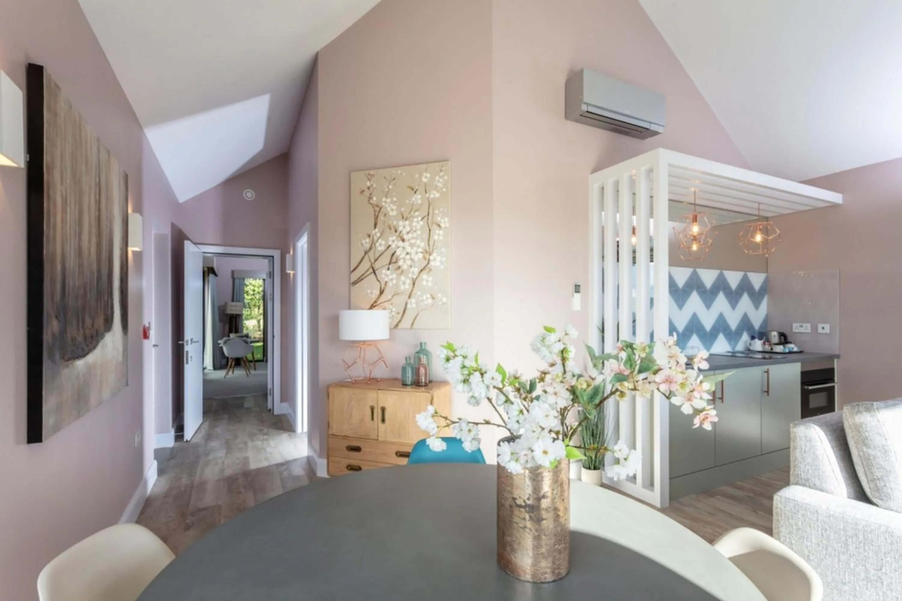 Photo of the whole room, Bed in Park Farm Hotel