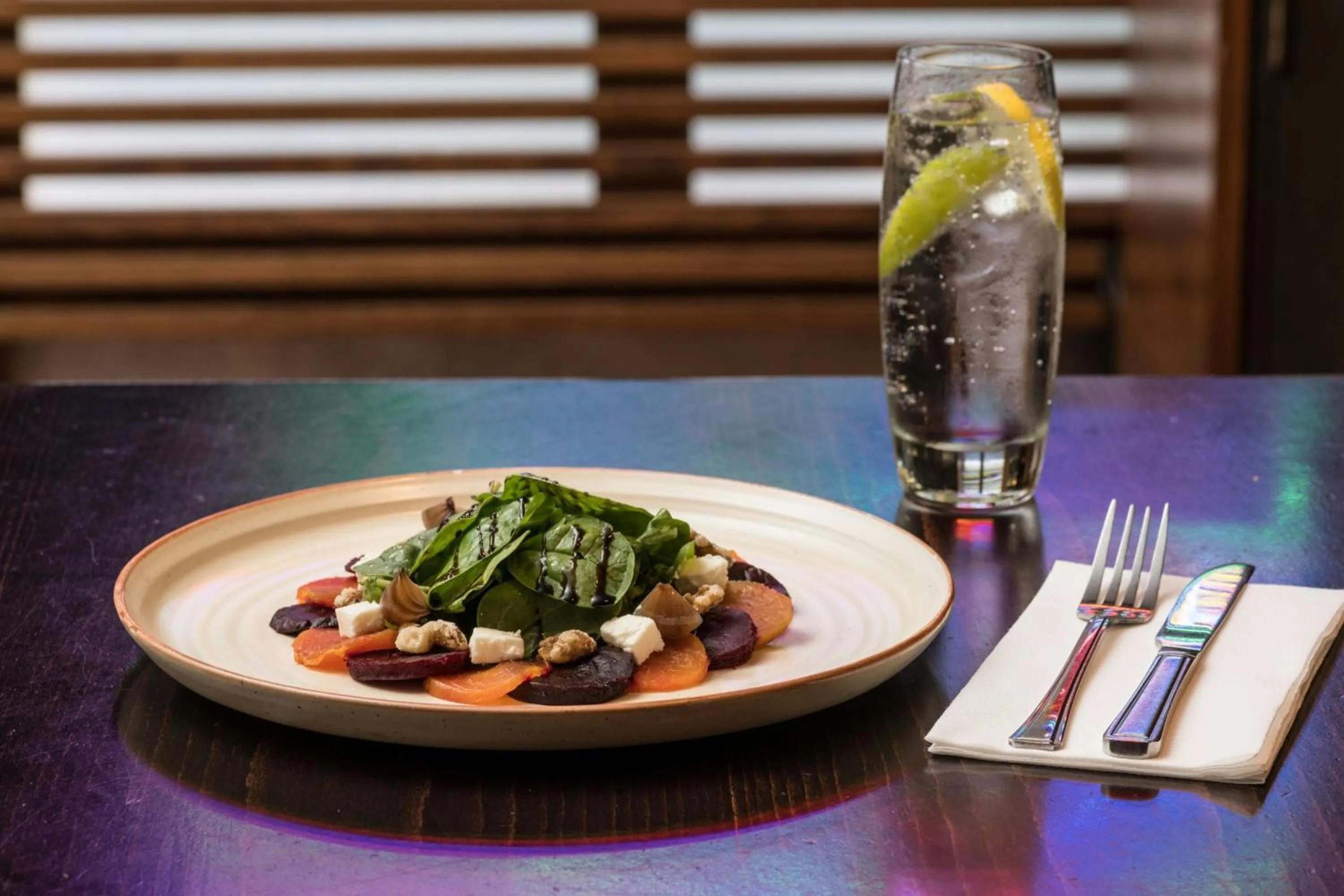 Lounge or bar in Renaissance London Heathrow Hotel