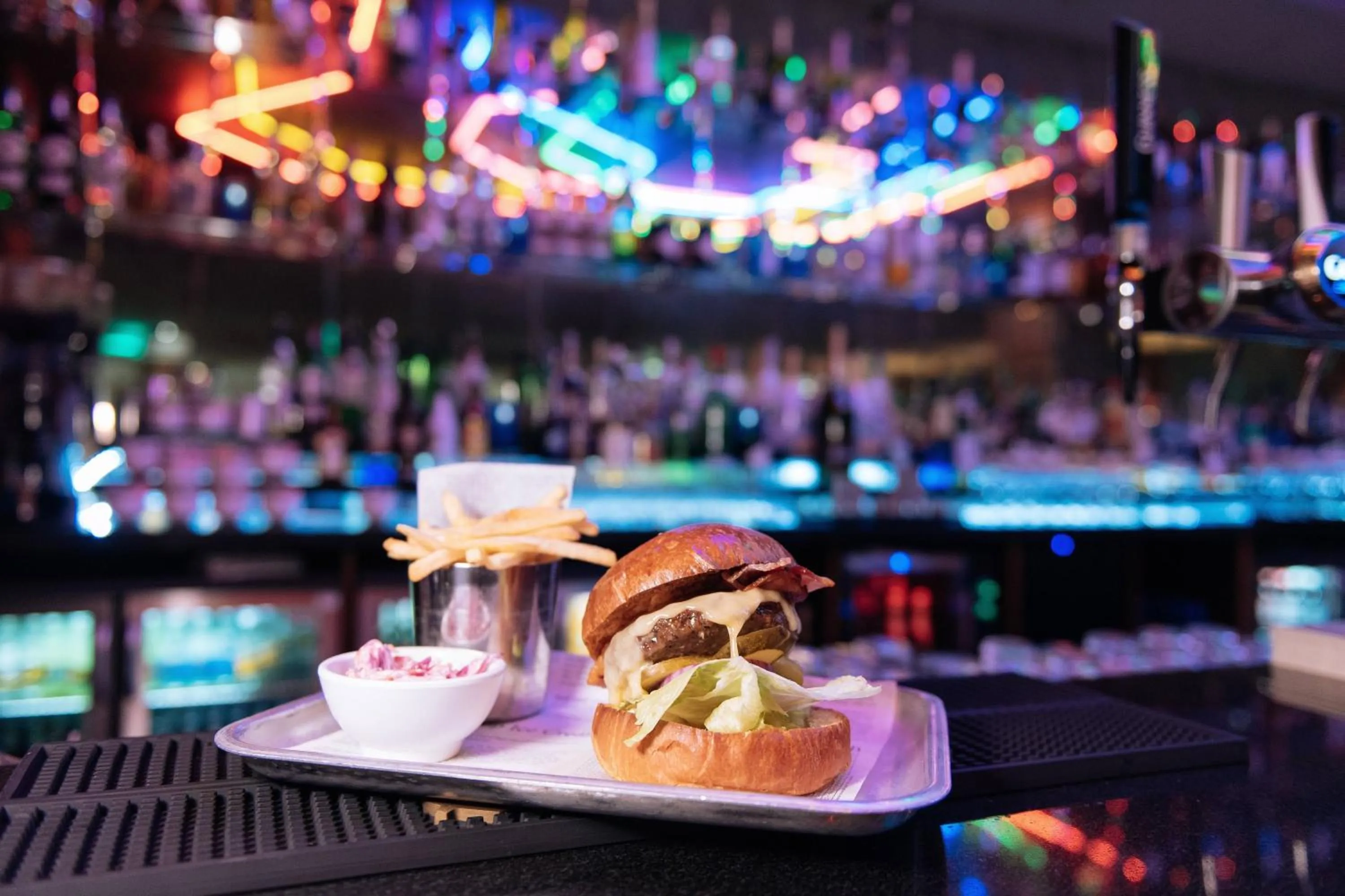 Lounge or bar in Renaissance London Heathrow Hotel