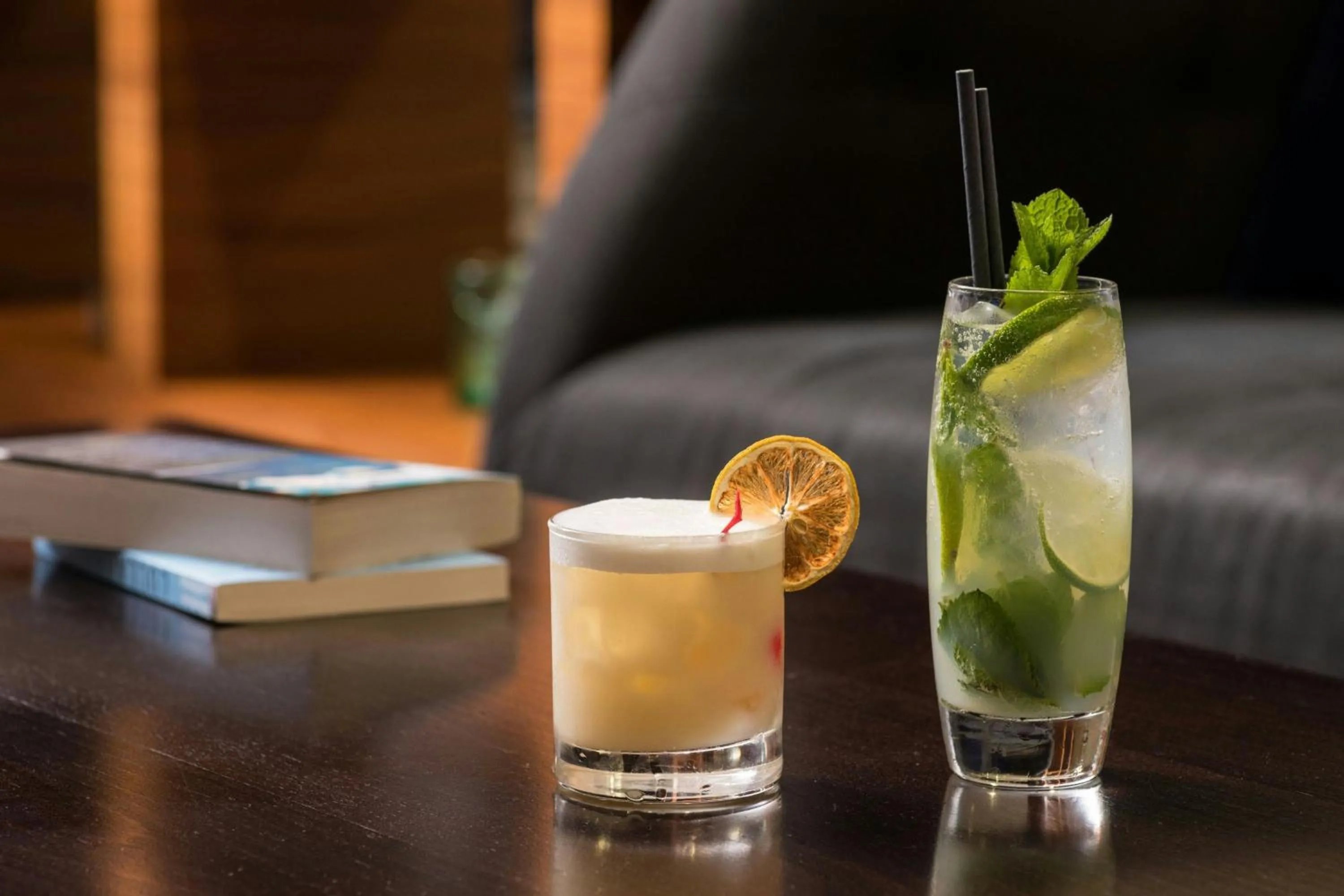 Lounge or bar in Renaissance London Heathrow Hotel