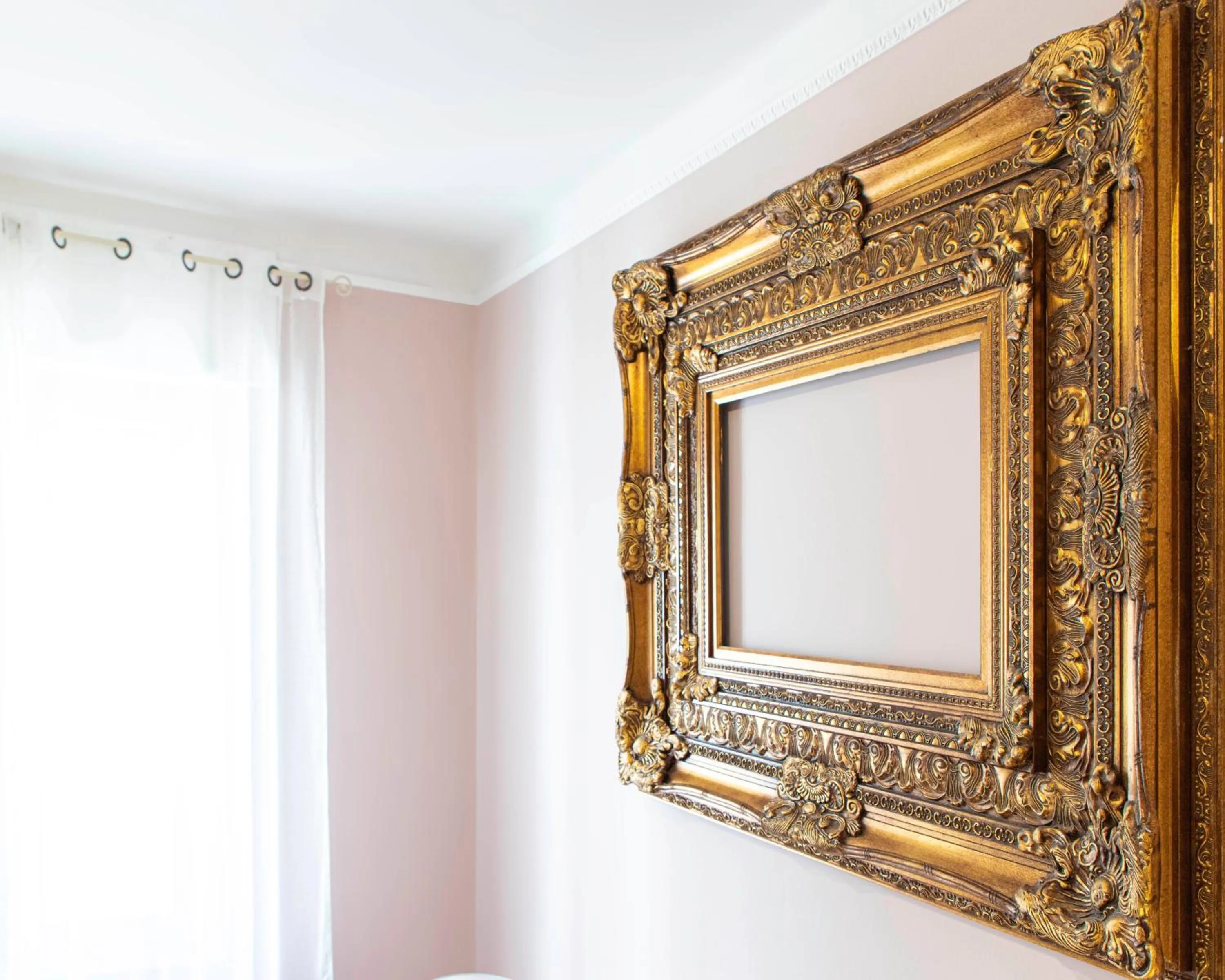 Decorative detail in Colibrì Prestige Rooms - Roman Ruins View