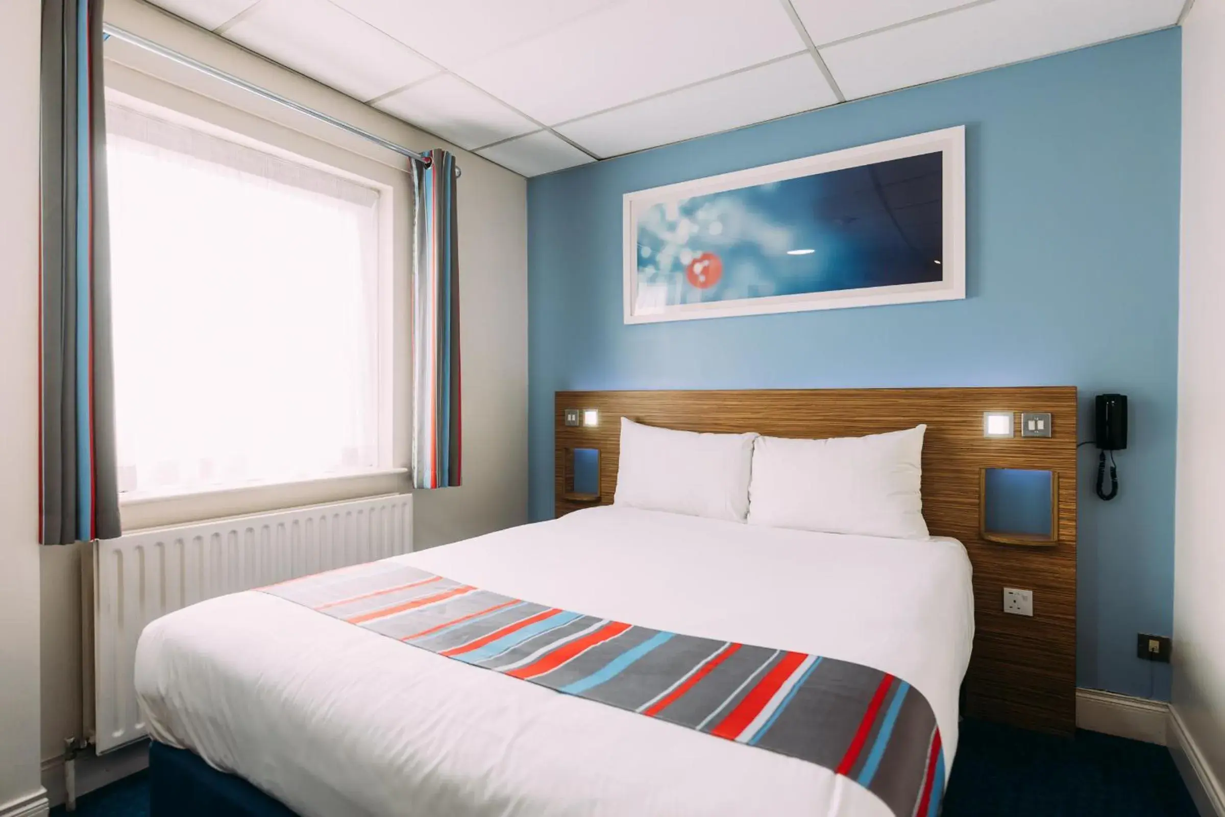 Bedroom, Bed in Travelodge Belfast Bedroom, Bed in Travelodge Belfast