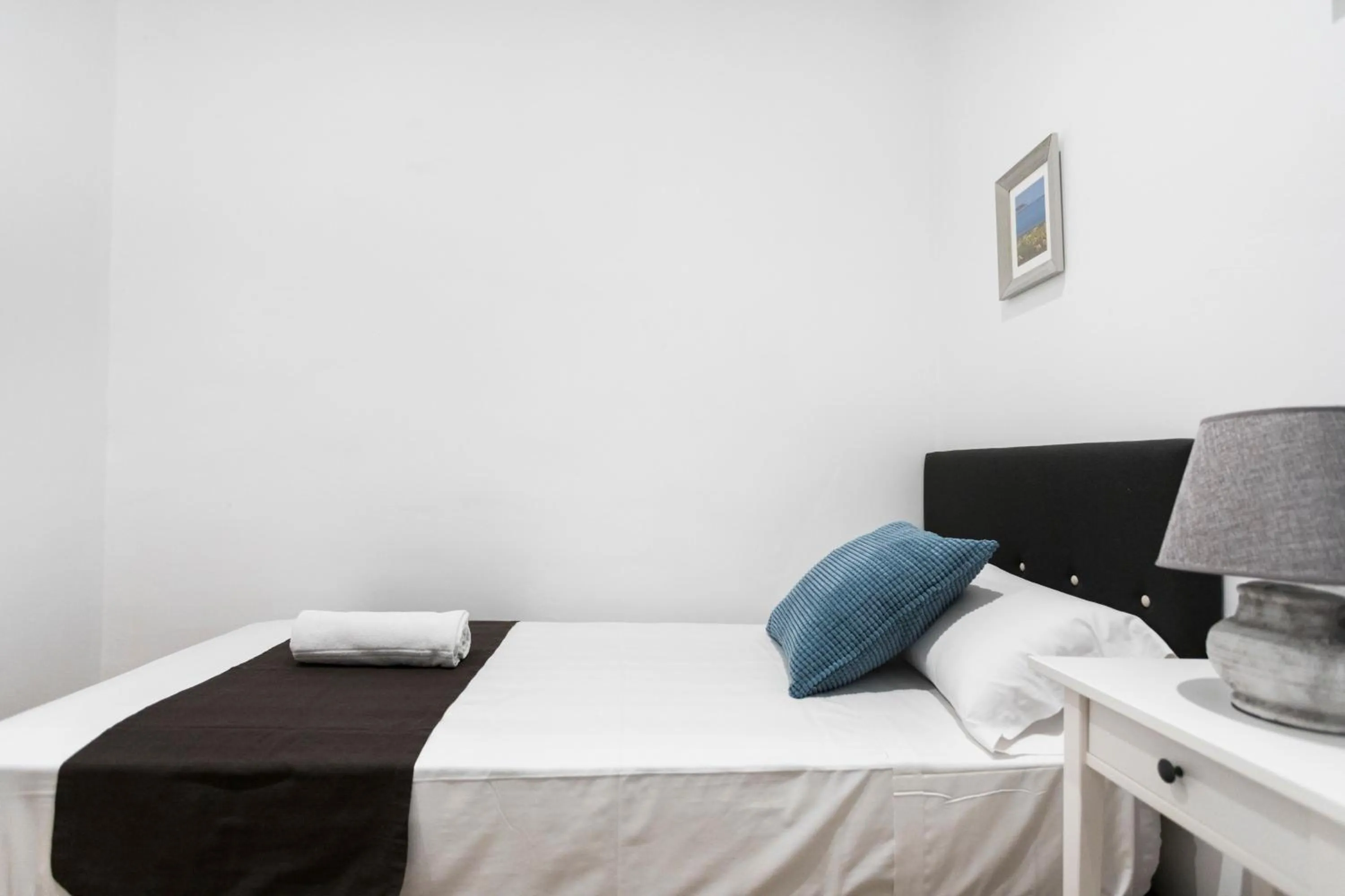 Bedroom, Bed in Total Valencia Vintage