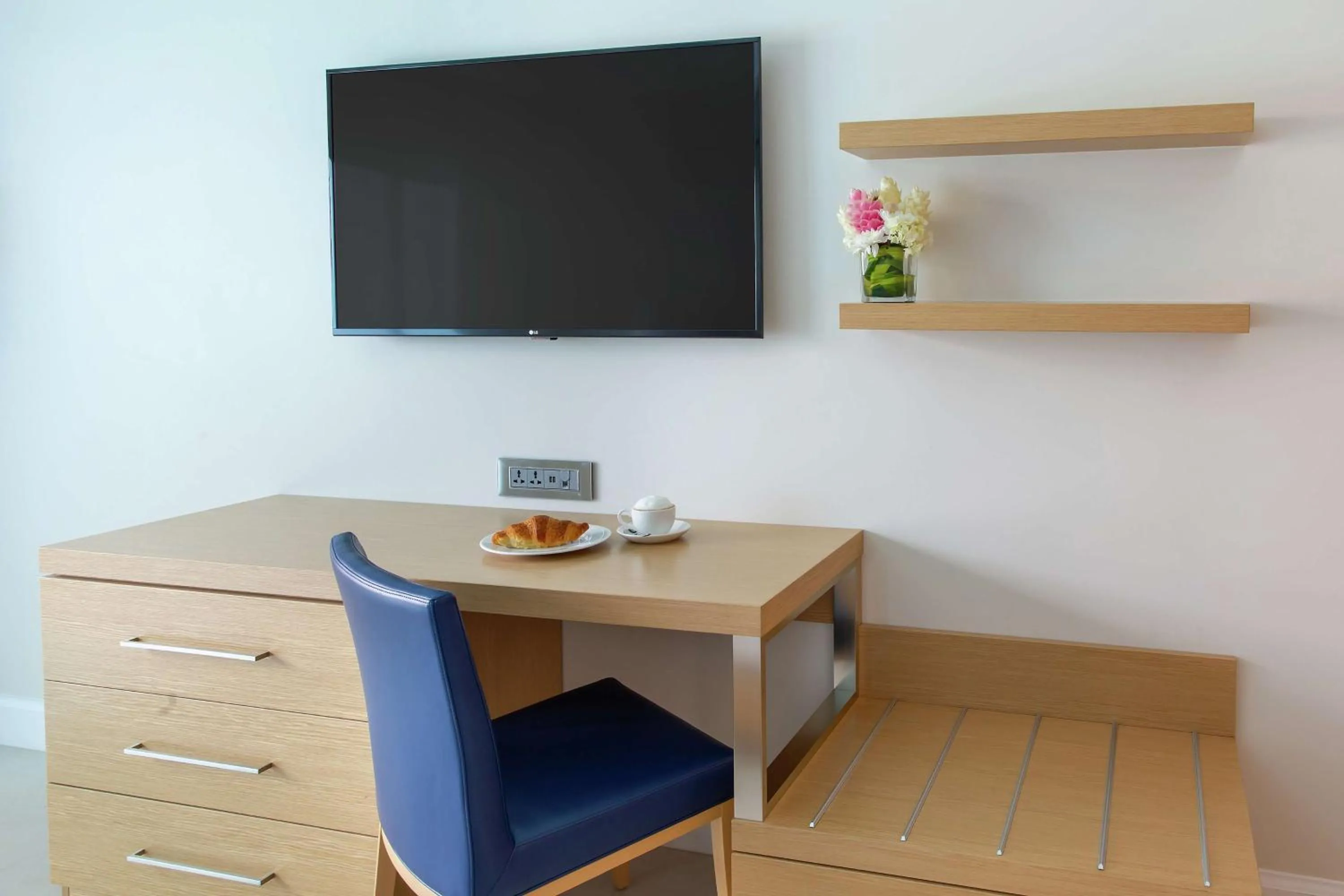 Bedroom in Harbor Club St Lucia, Curio Collection by Hilton