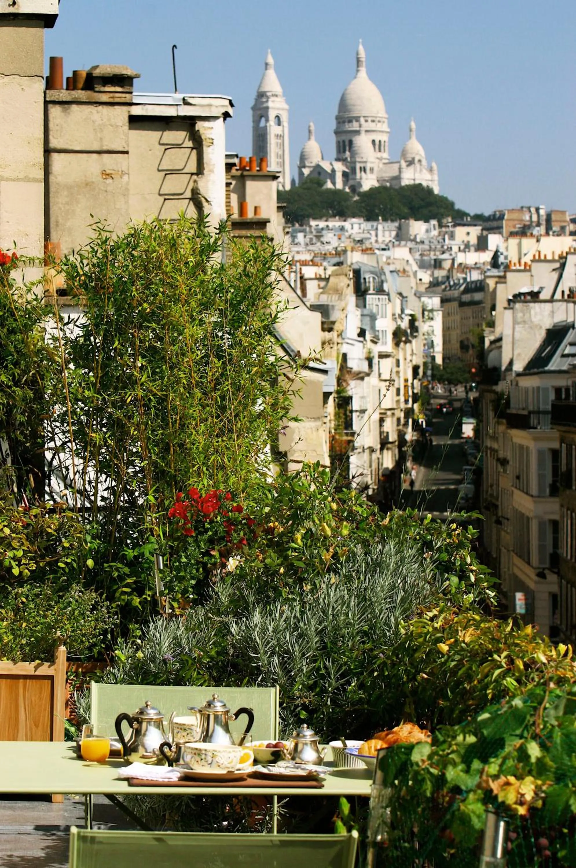 Patio in Cote Montmartre