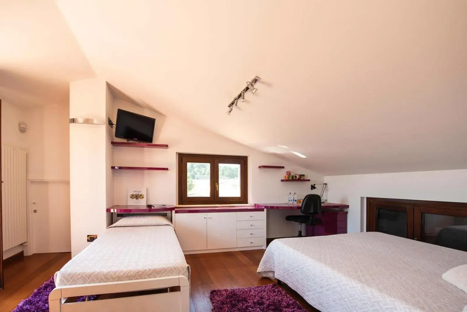 Triple Room with Terrace in B&B Madonna Carradori Triple Room with Terrace in B&B Madonna Carradori