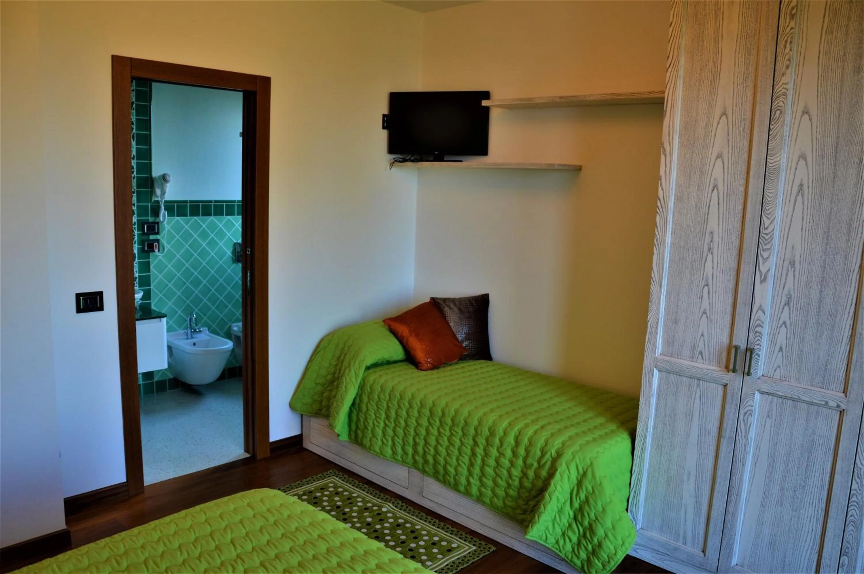 Bathroom, Bed in B&B Madonna Carradori