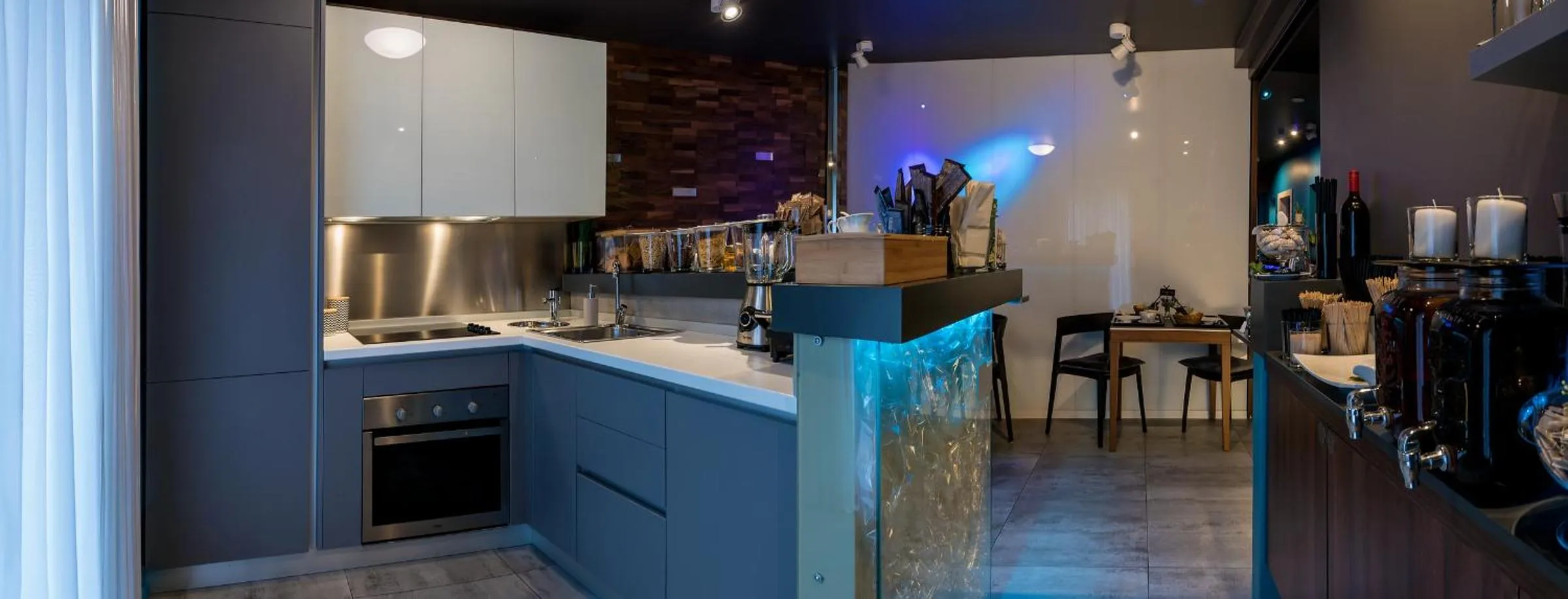 Food and drinks in Design B&B Bacvice Arti