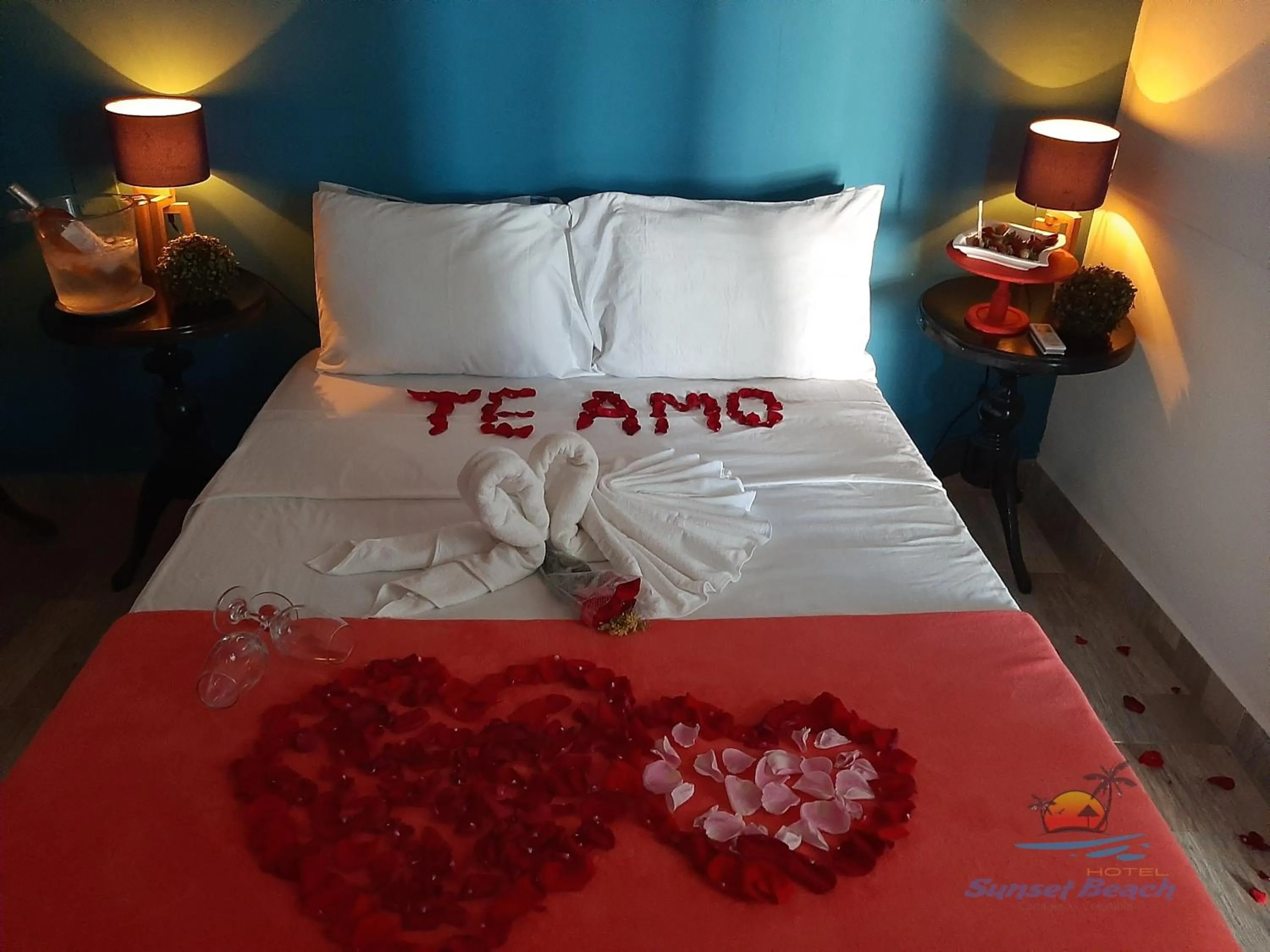 Bed in Hotel Sunset Beach