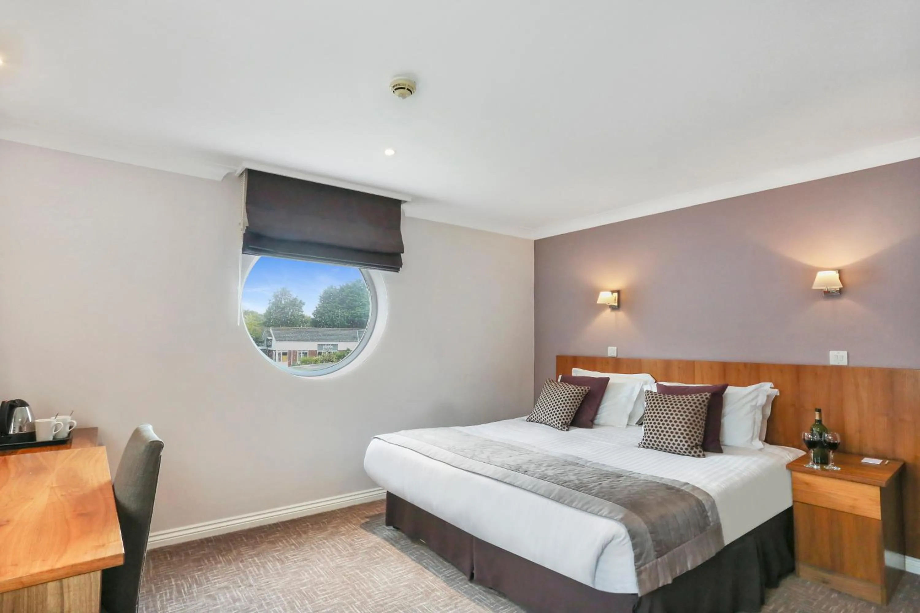 Bed in Stoke By Nayland Hotel, Golf & Spa