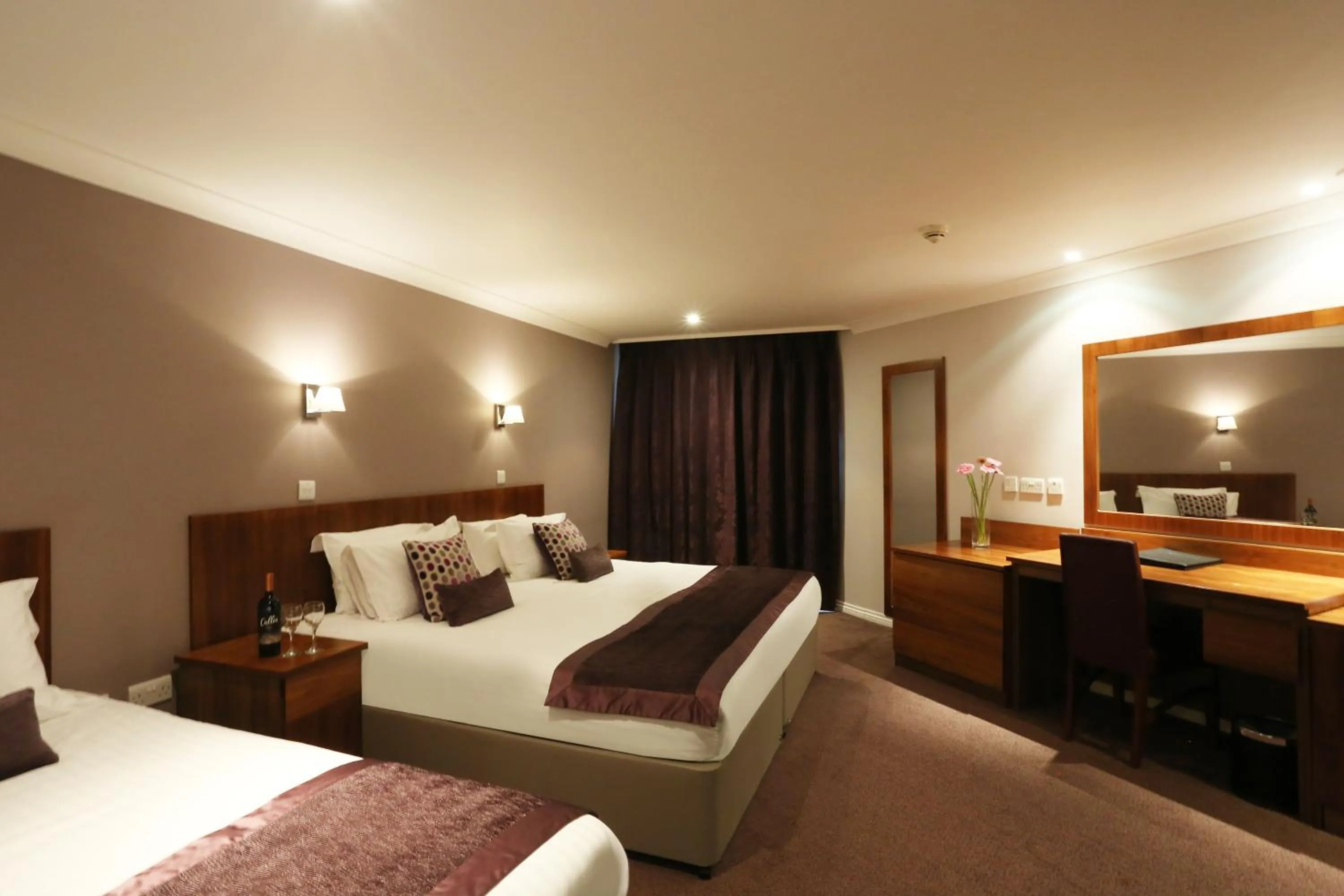 Bed in Stoke By Nayland Hotel, Golf & Spa