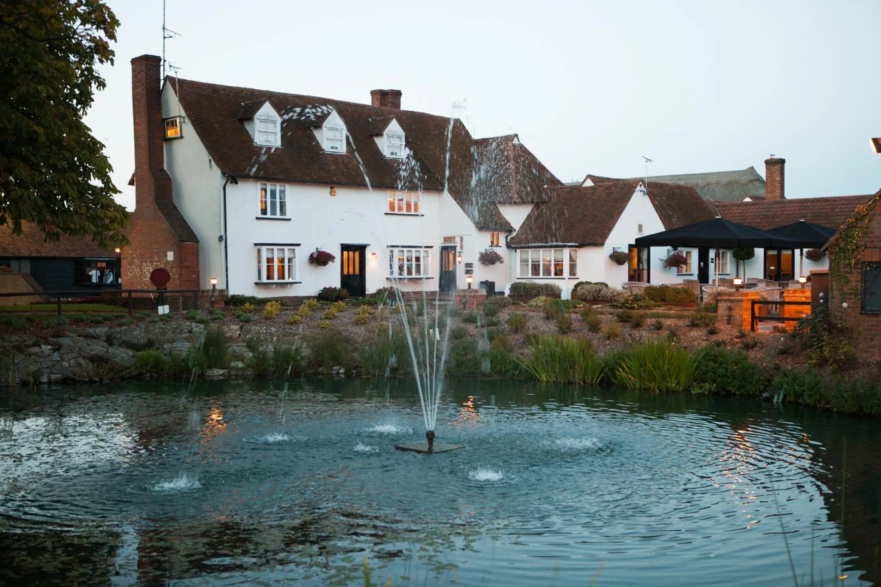 Restaurant/places to eat in Channels Hotel