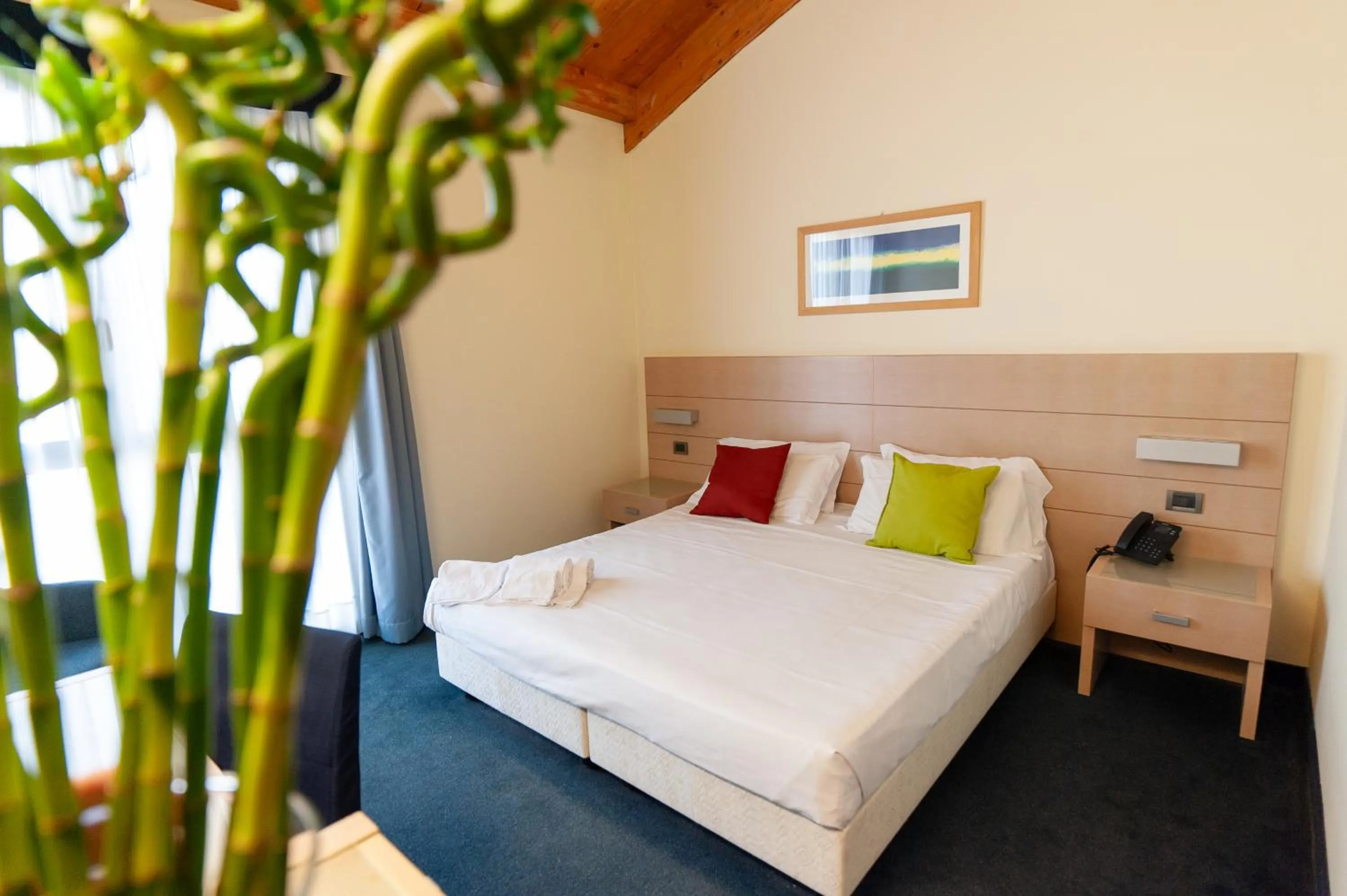 Bedroom, Bed in Concordia Hotel