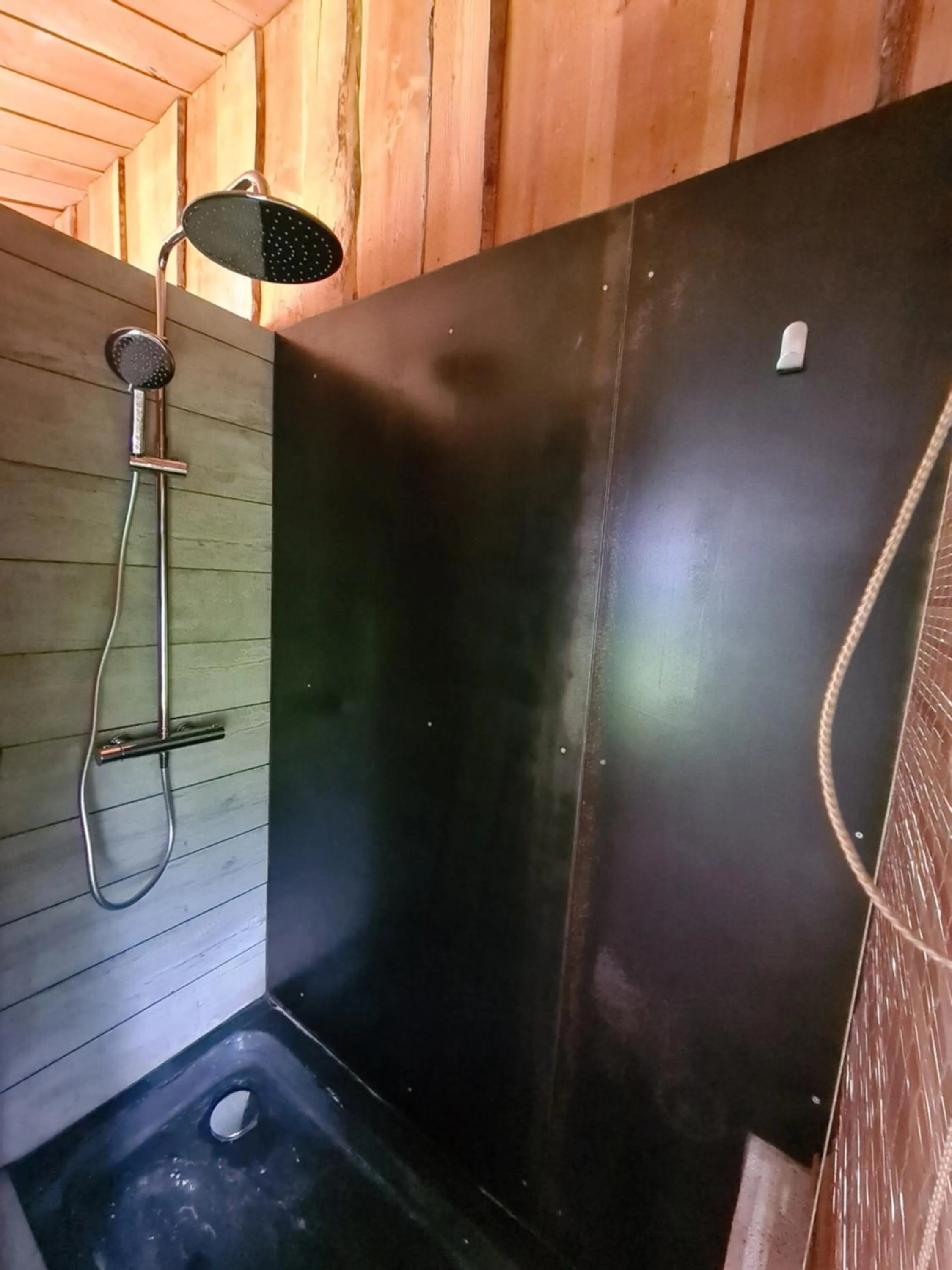 Shower in Le p'tit nid de Gabriel