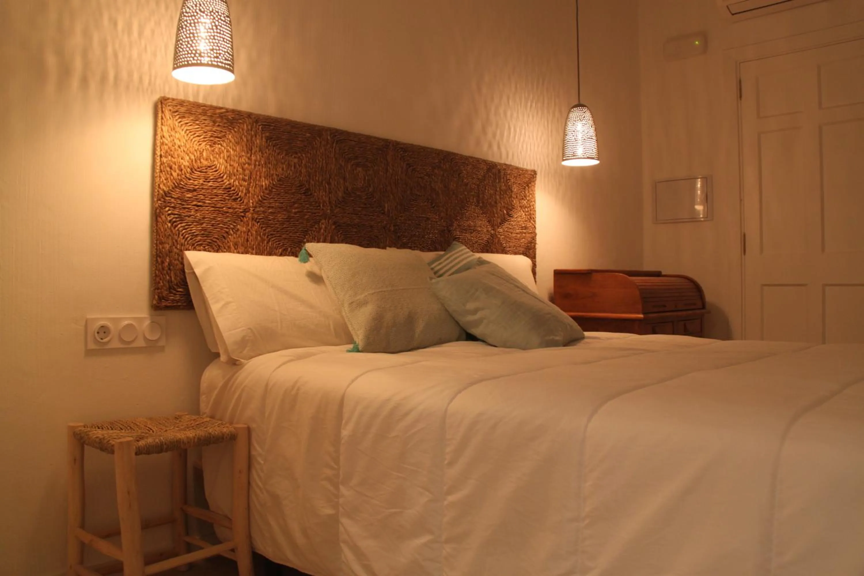 Property building, Bed in S'Esparteria Hotel