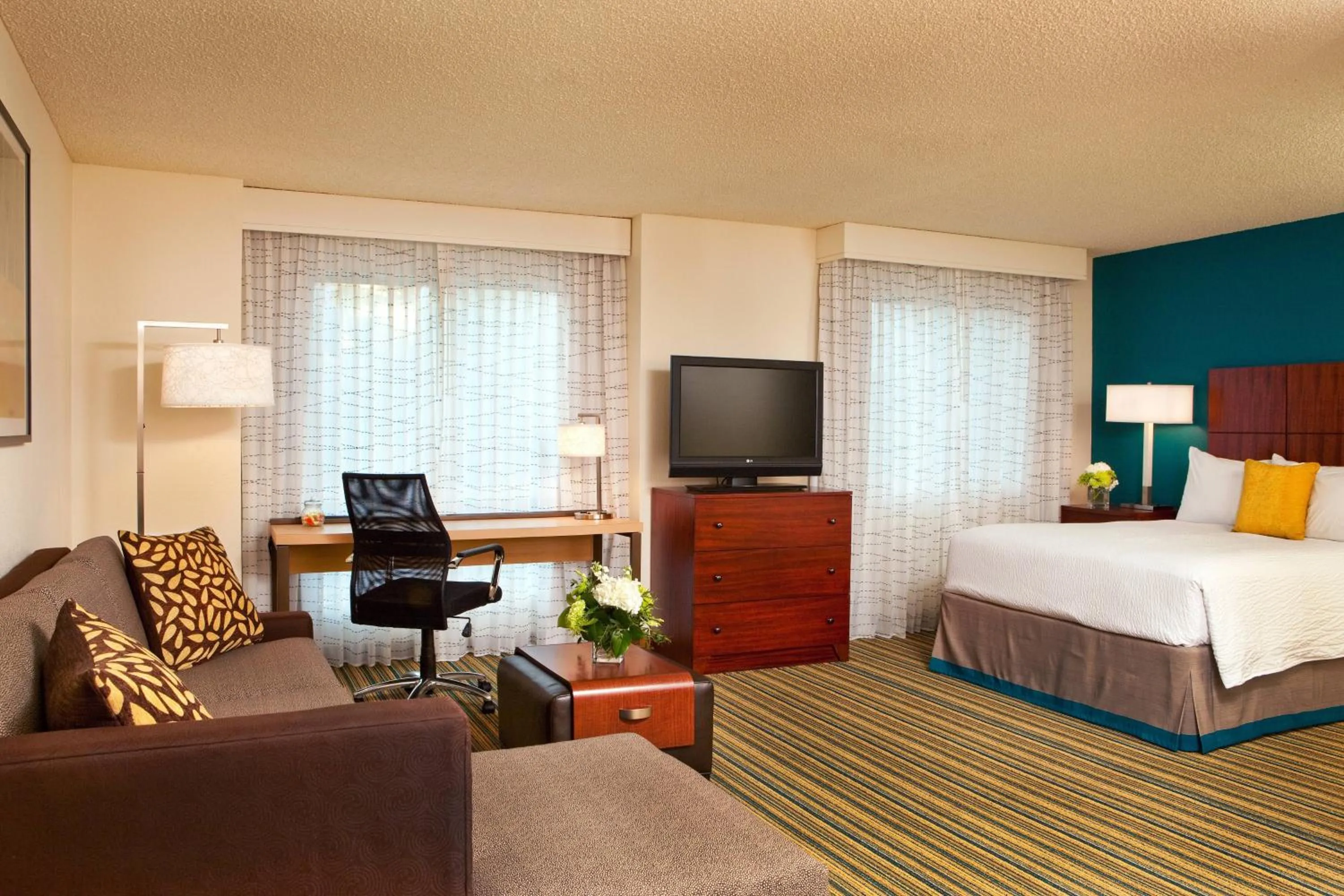 Bedroom, Bed in Residence Inn by Marriott Sacramento Airport Natomas