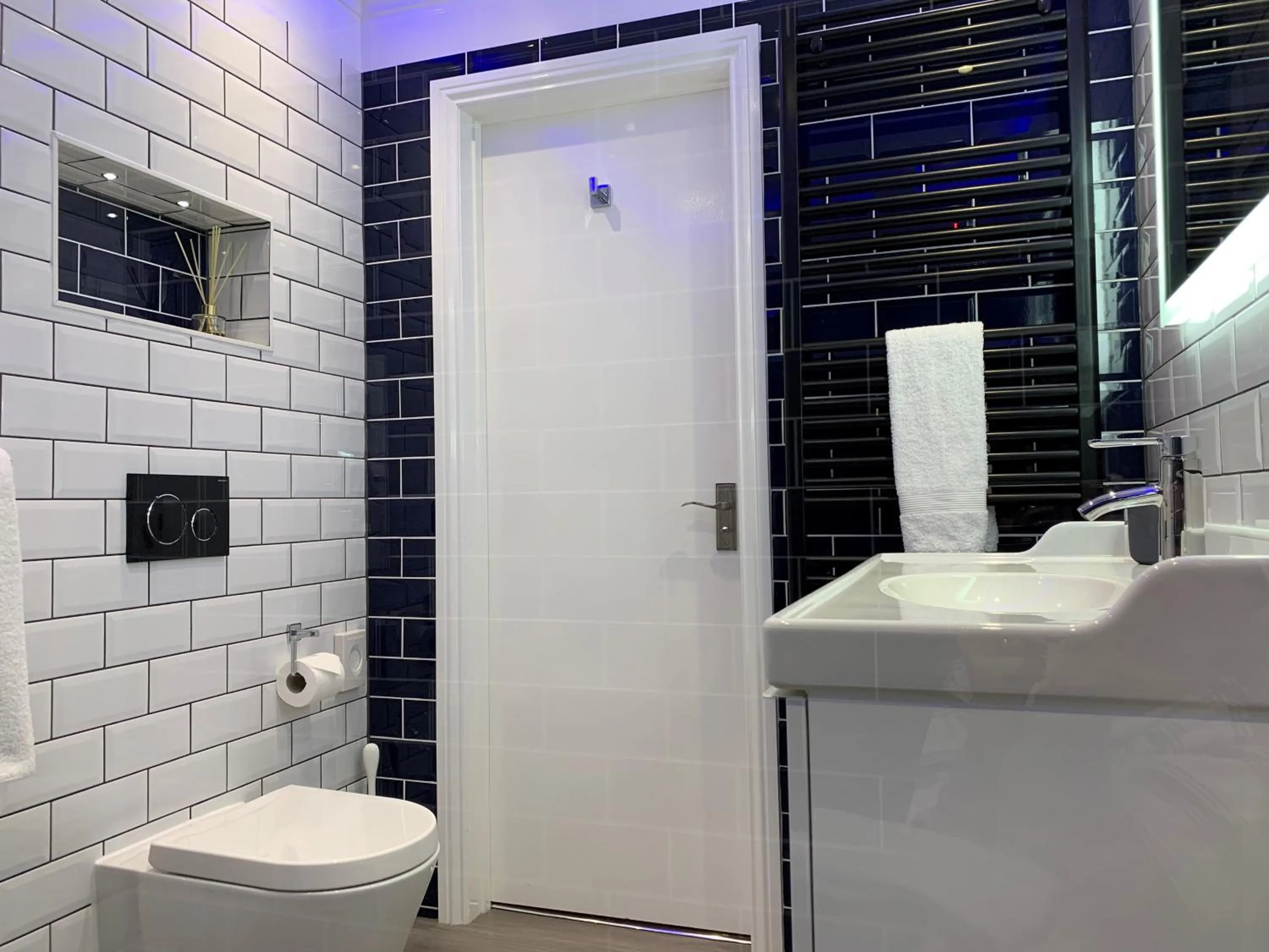 Shower in The 25 Boutique B&B - Adults Only