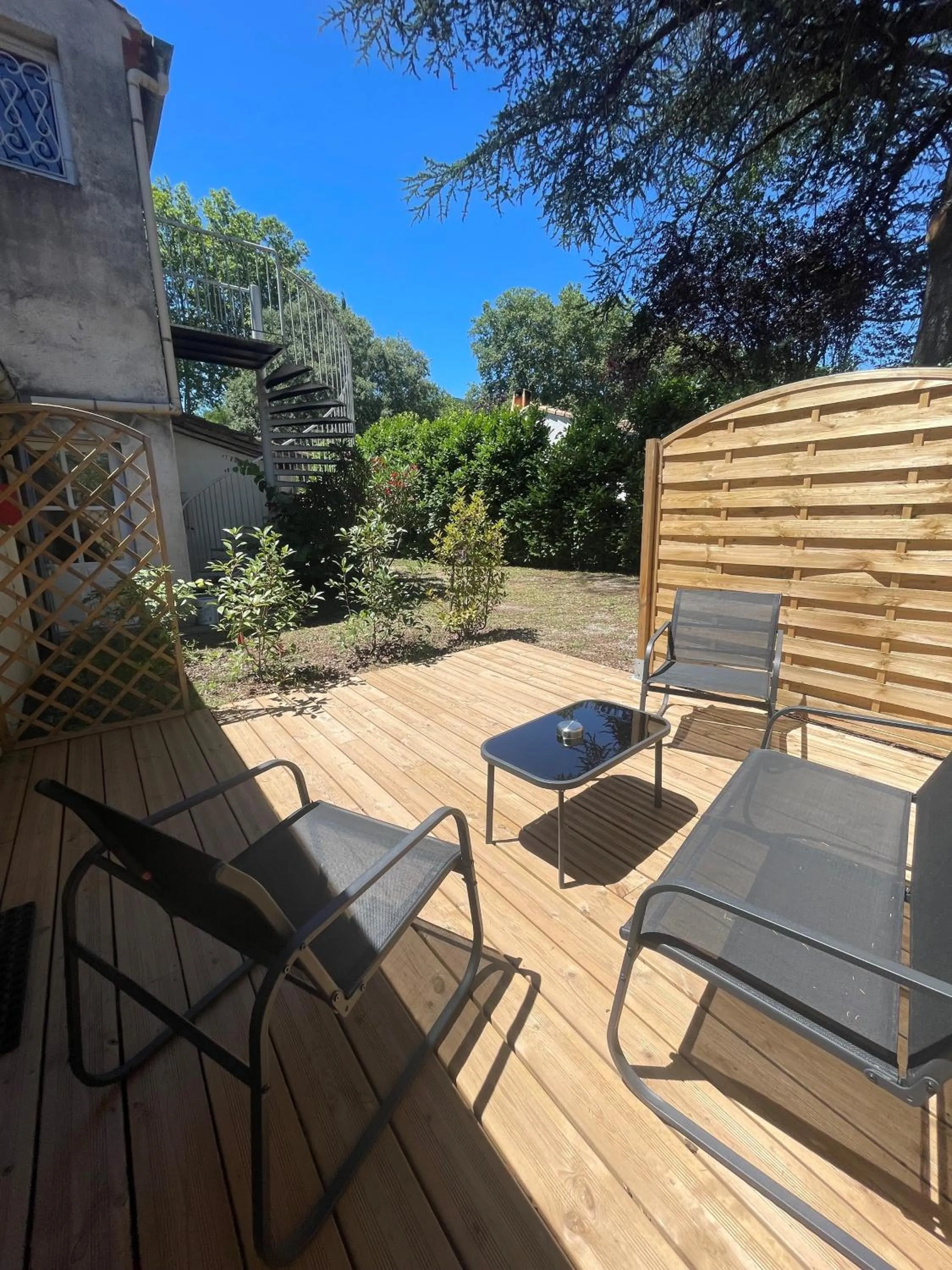 Patio in Logis Hotel Restaurant Le Domaine de la Régalière