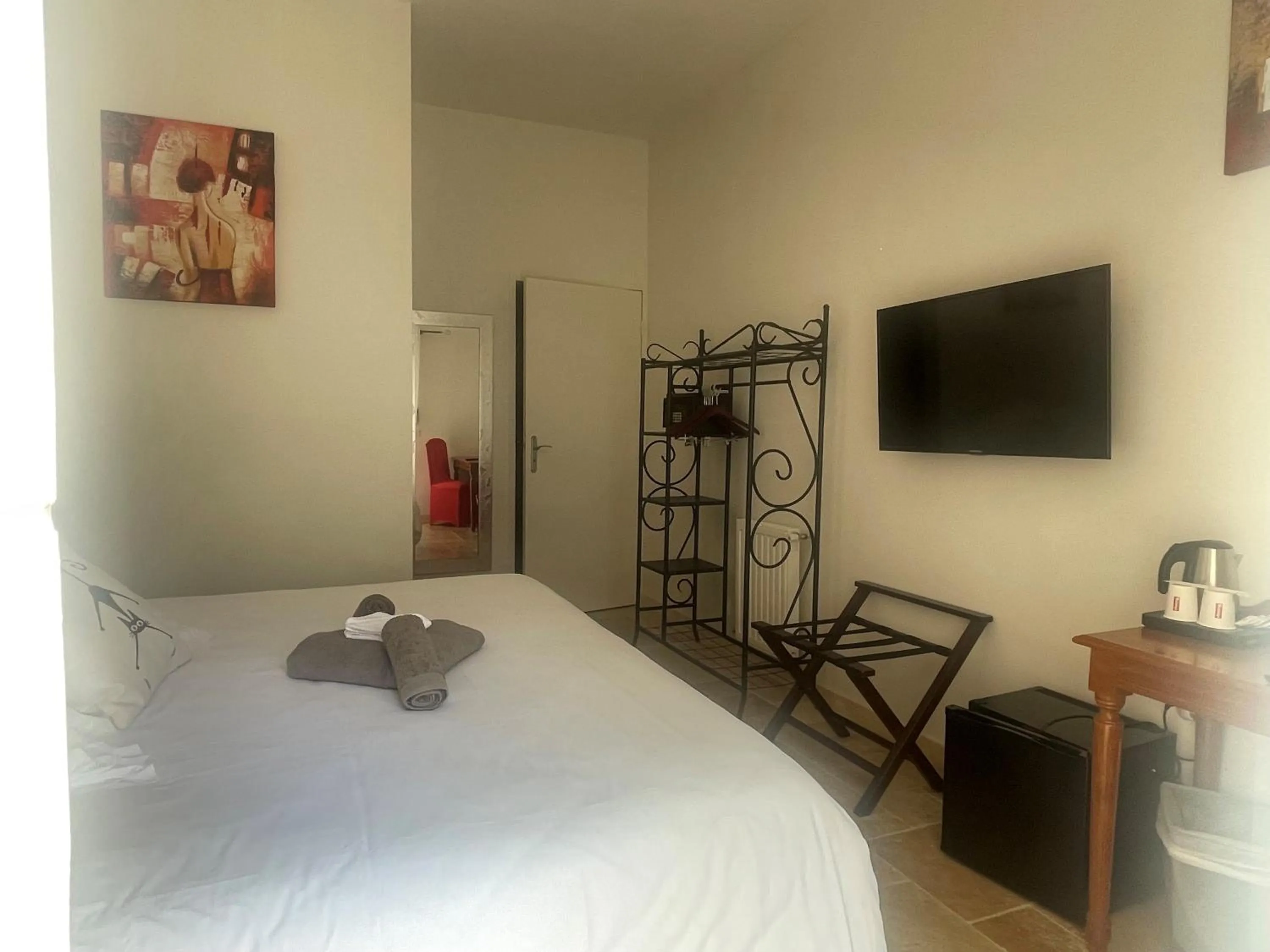 Photo of the whole room, Bed in Logis Hotel Restaurant Le Domaine de la Régalière