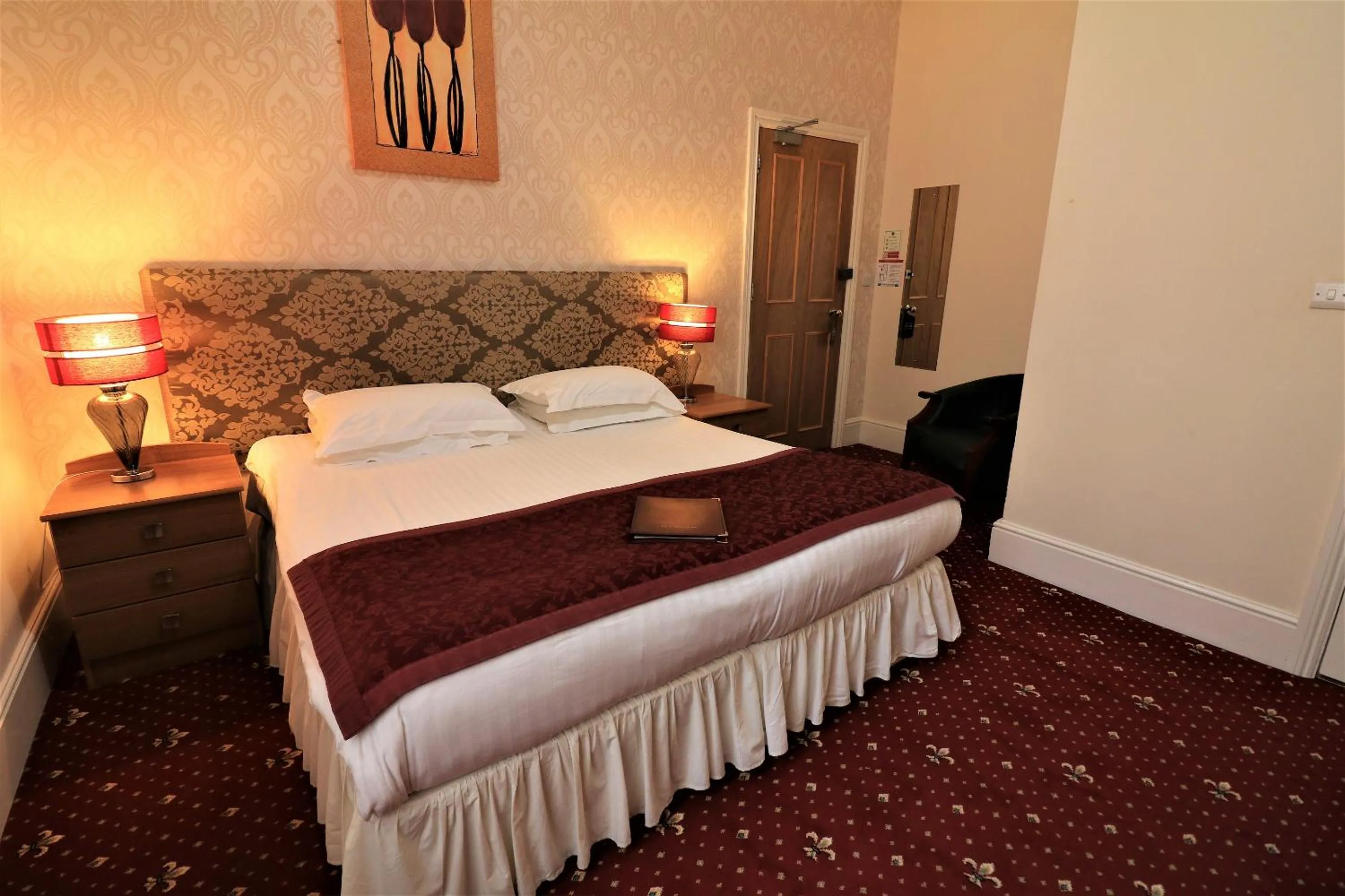 Bedroom, Bed in The Berkeley Guesthouse