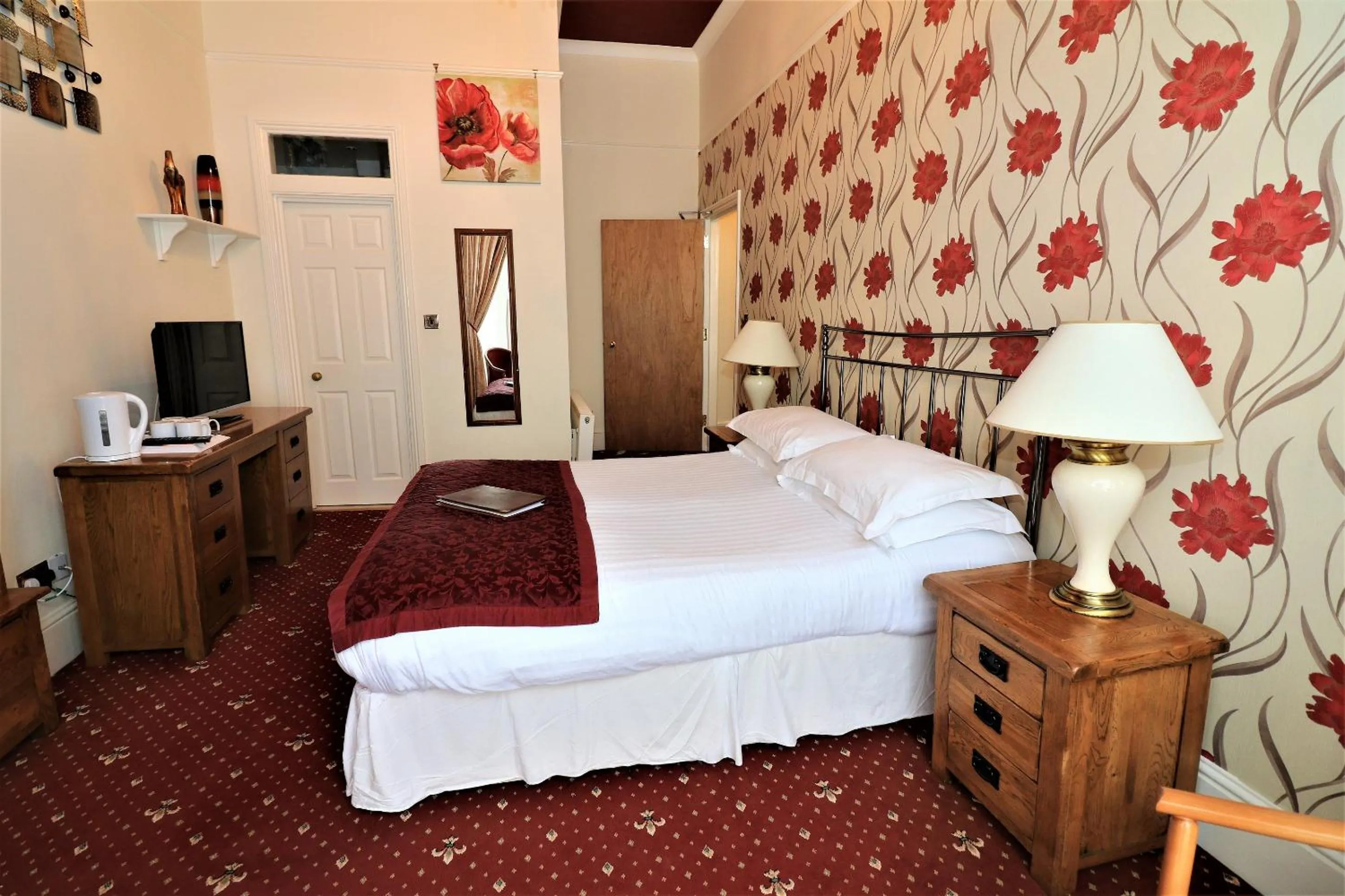 Bedroom, Bed in The Berkeley Guesthouse