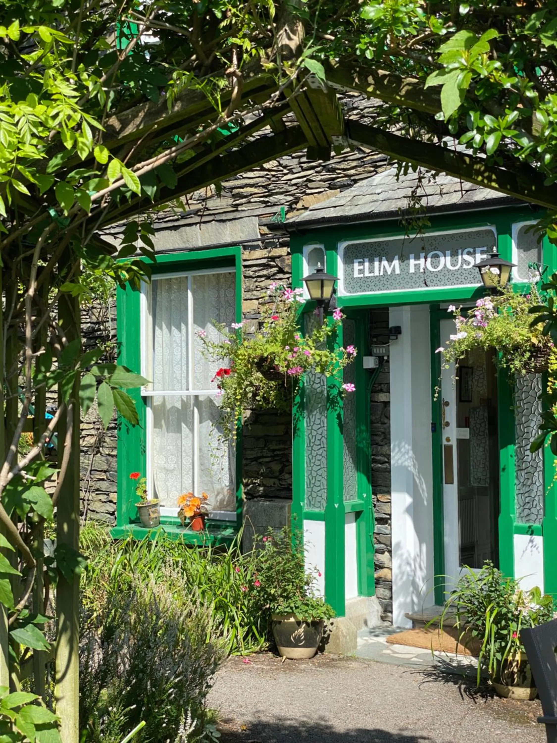 Facade/entrance in Elim House