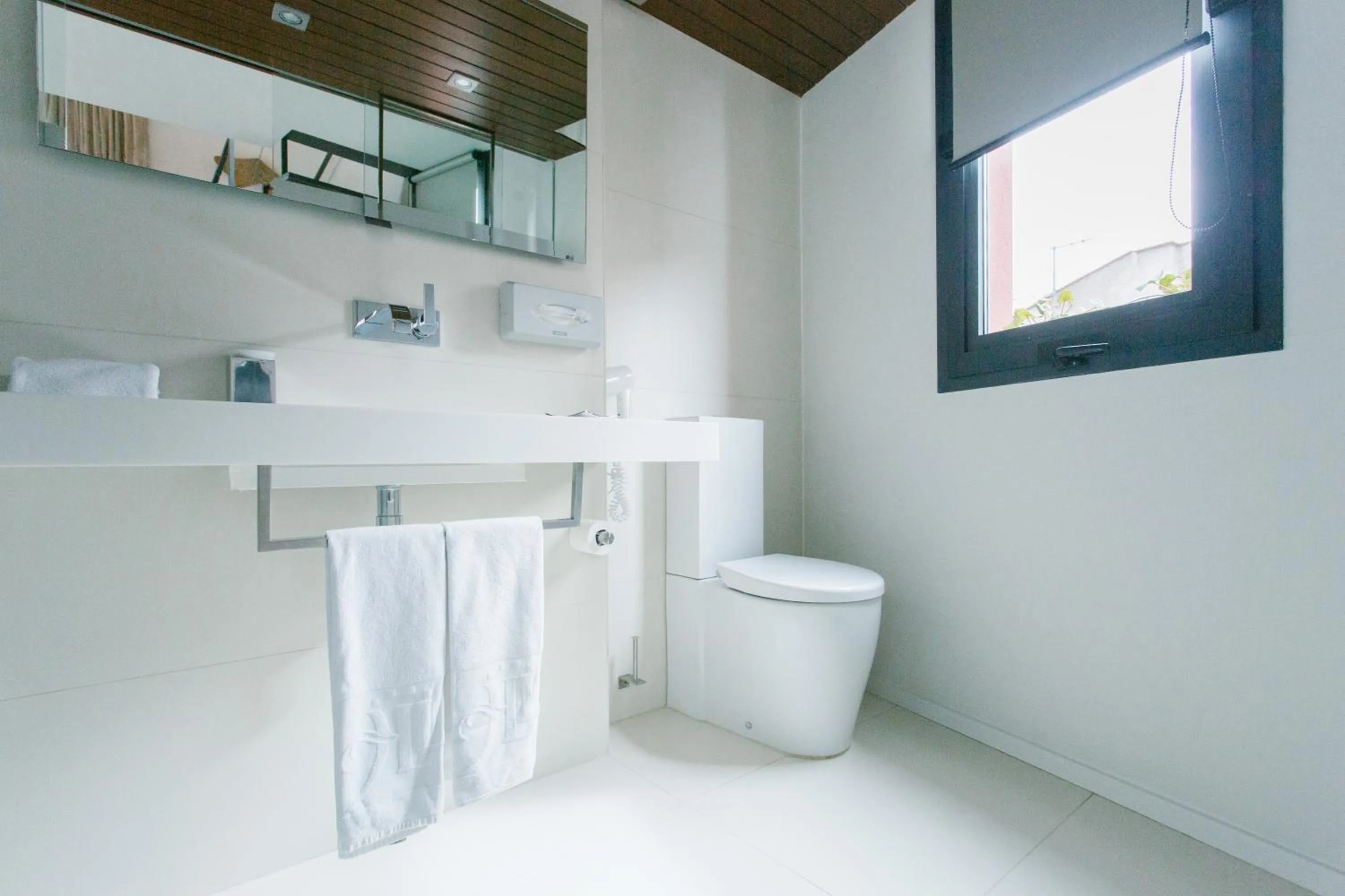 Toilet in Hotel Museu Llegendes de Girona