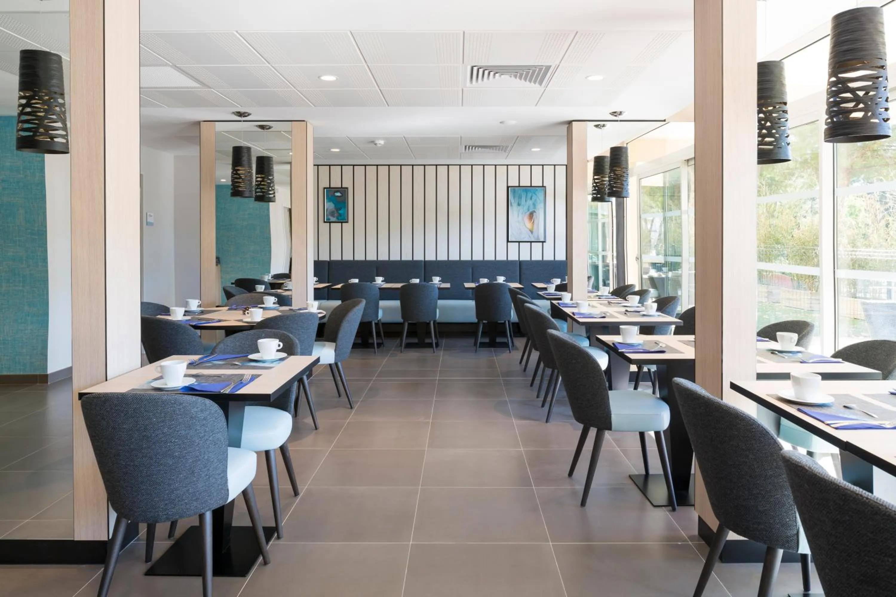 Breakfast in Logis Hôtel Les Pins - Opéralia